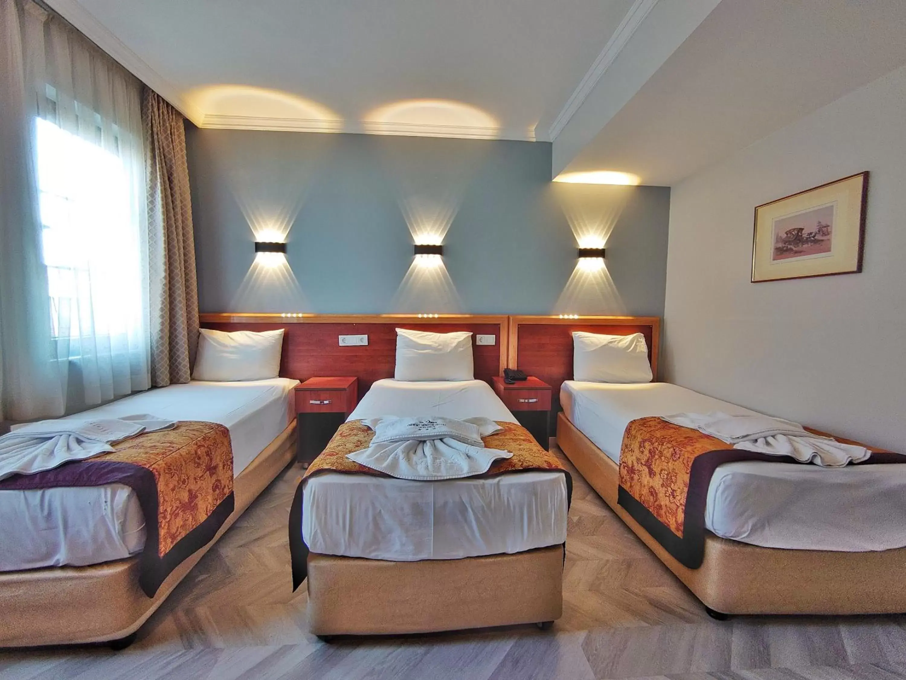 Bedroom, Bed in Orient Mintur Hotel
