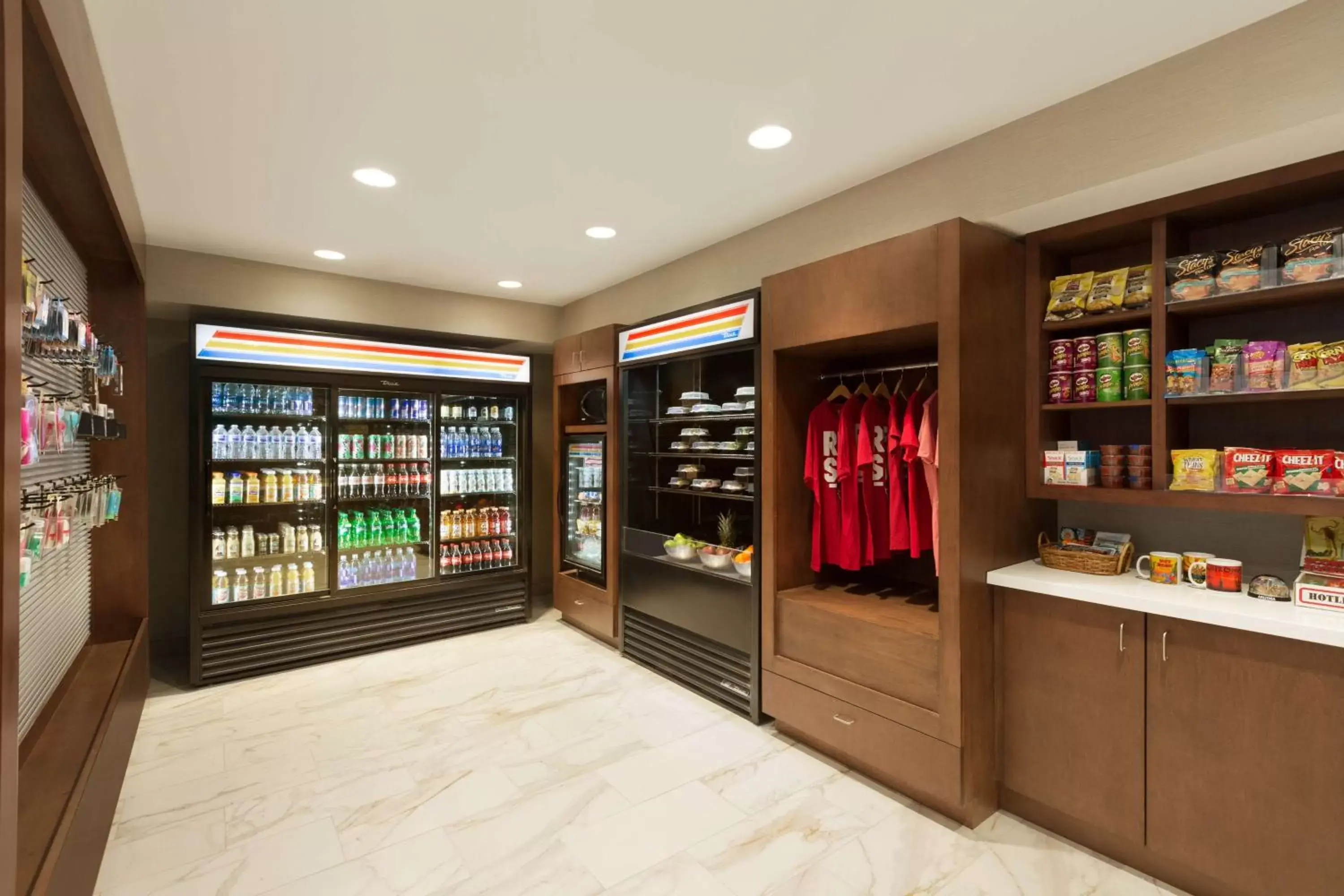 Dining area, Supermarket/Shops in Embassy Suites by Hilton Phoenix Downtown North