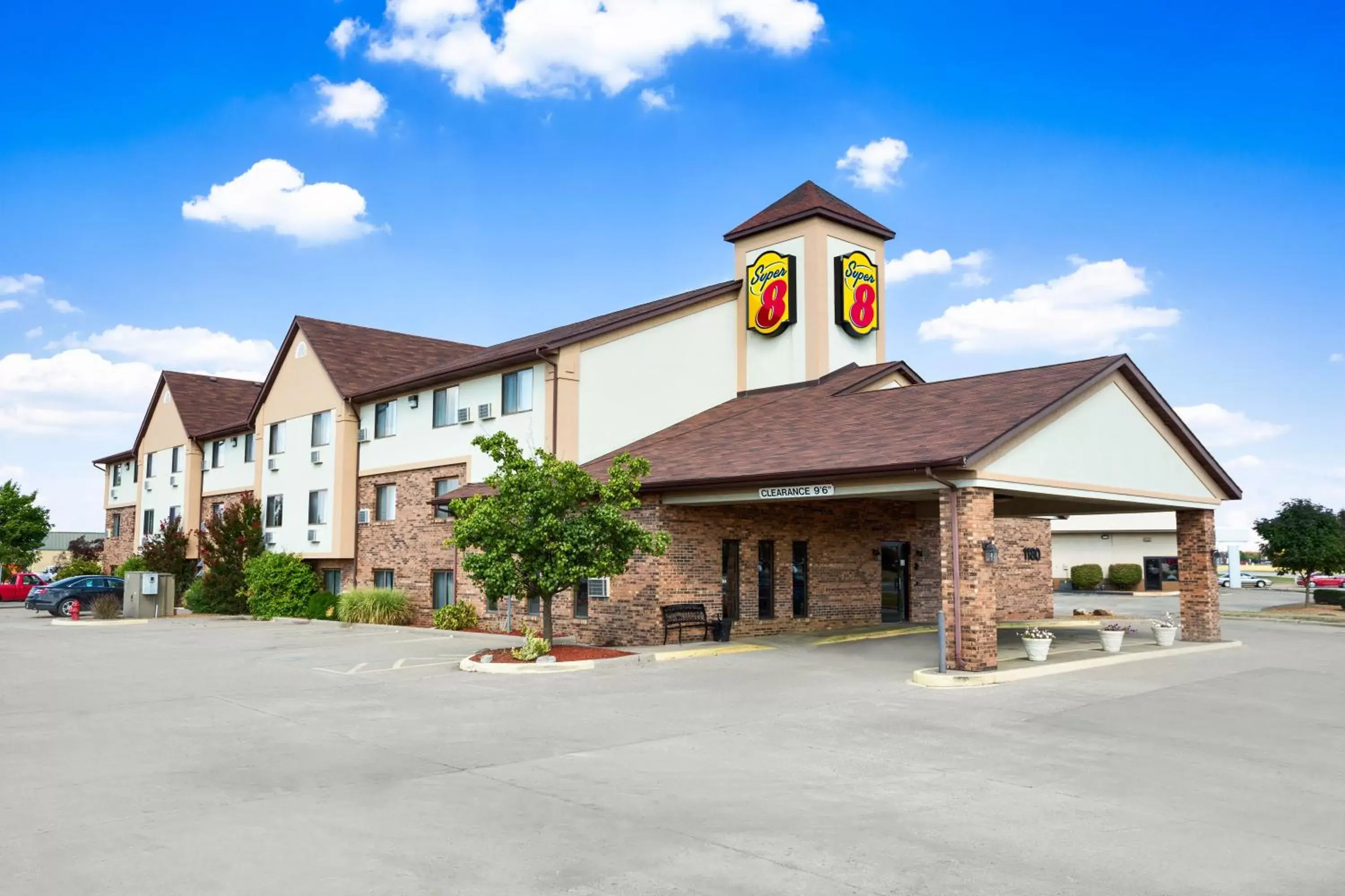 Nearby landmark, Property Building in Super 8 by Wyndham Carbondale