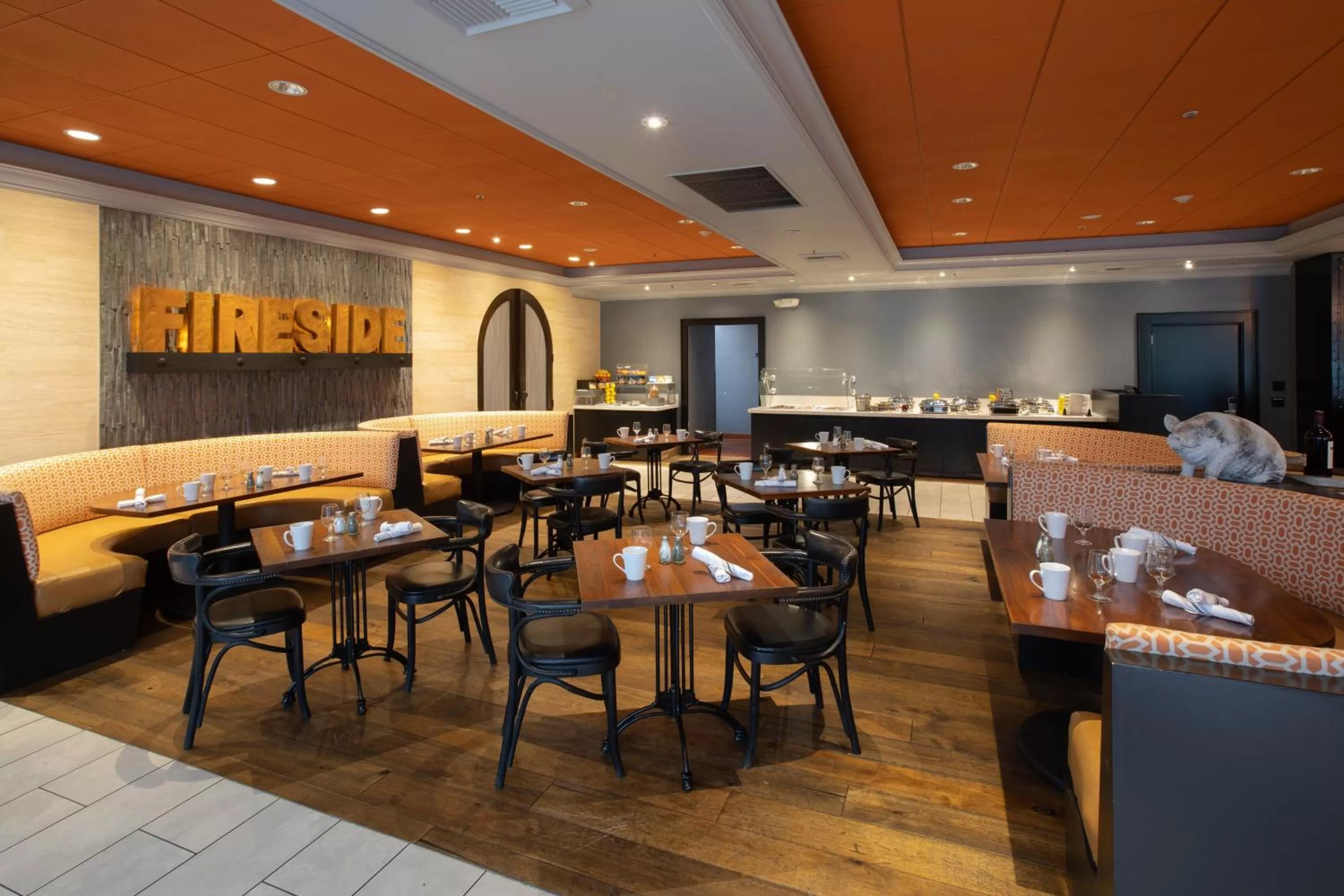 Restaurant/places to eat in Crowne Plaza Costa Mesa Orange County by IHG