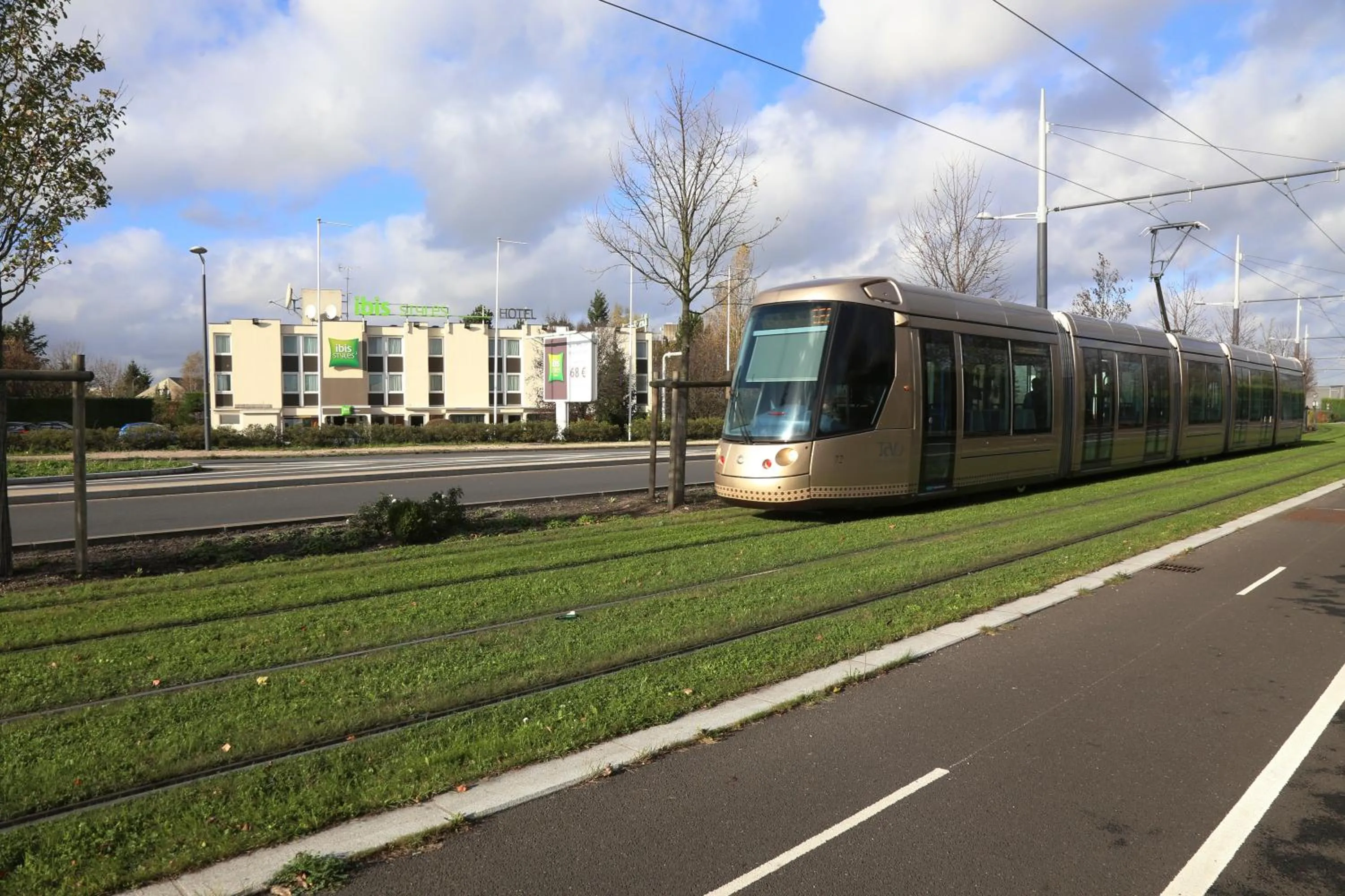 Facade/entrance in ibis Styles Orléans