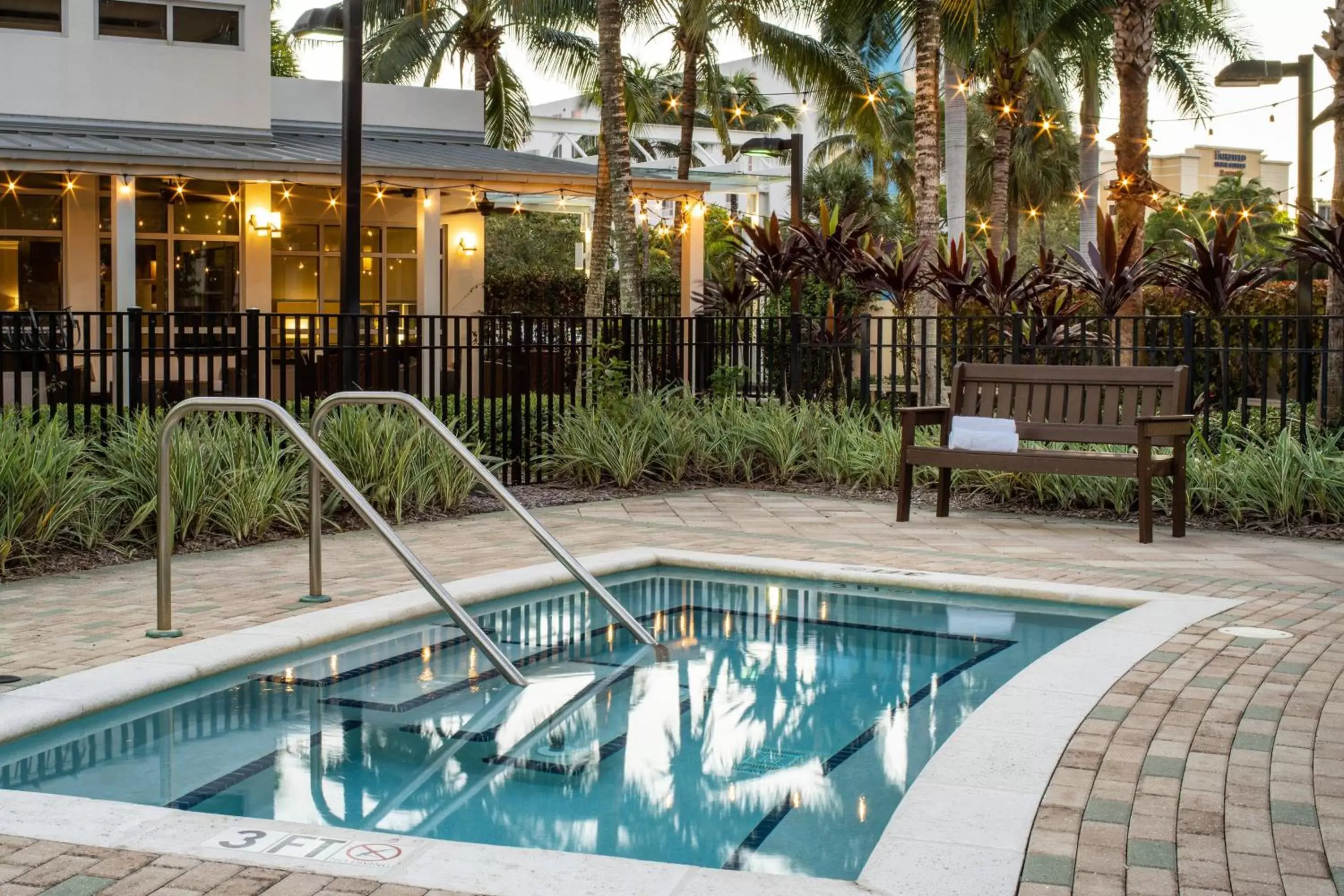 Fitness centre/facilities, Swimming Pool in Residence Inn by Marriott Miami Airport