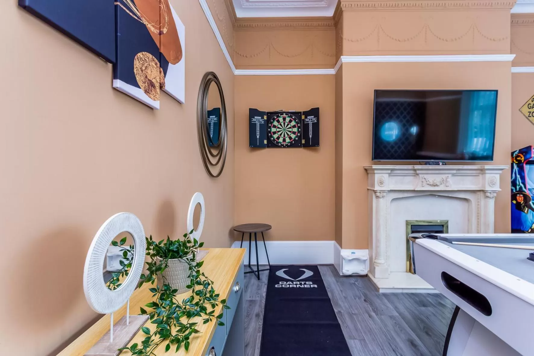 Living room in Comfy-Stays - Lower Ocean Road