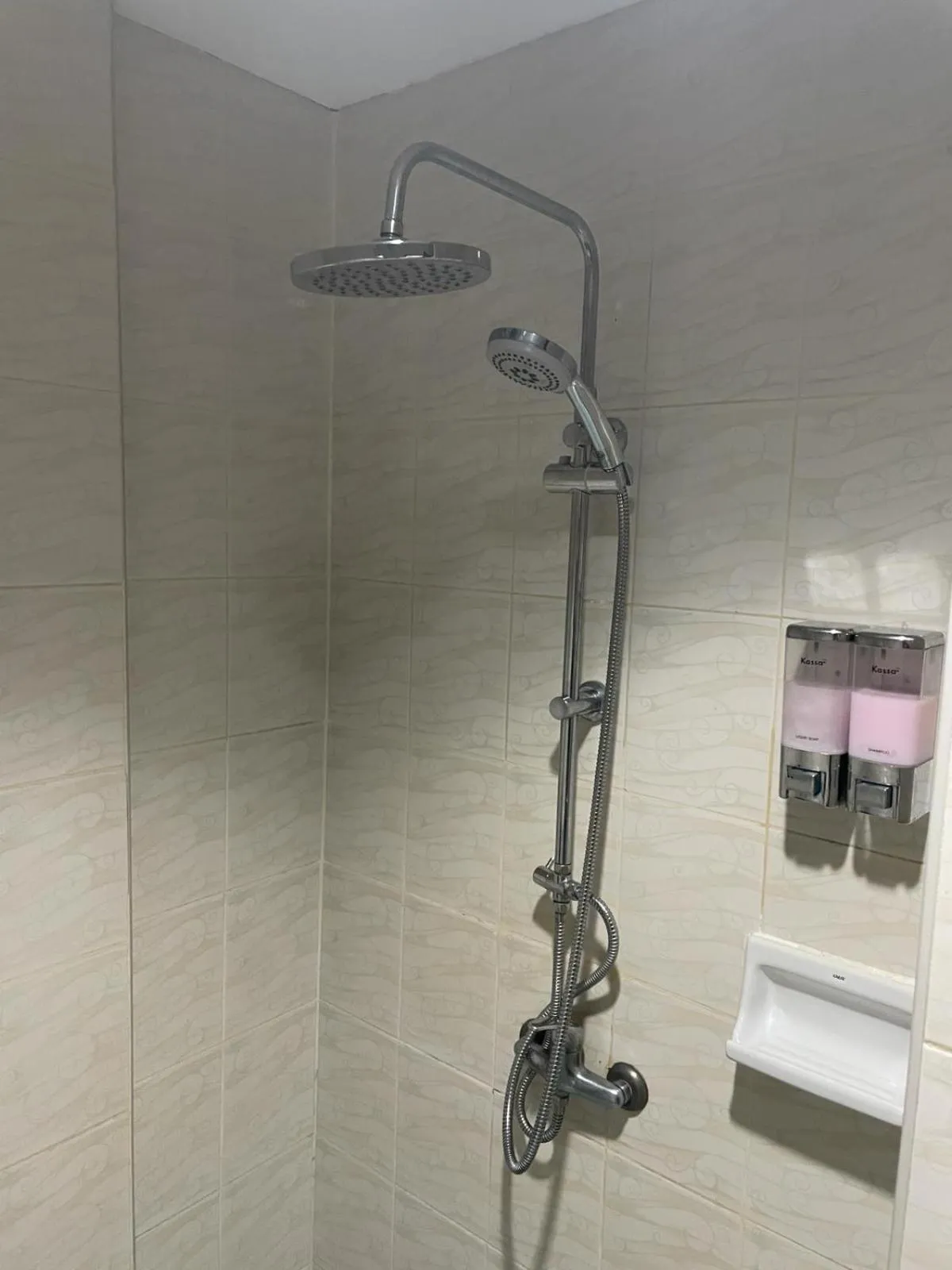 Shower in BH Baan Paradise Hotel Patong