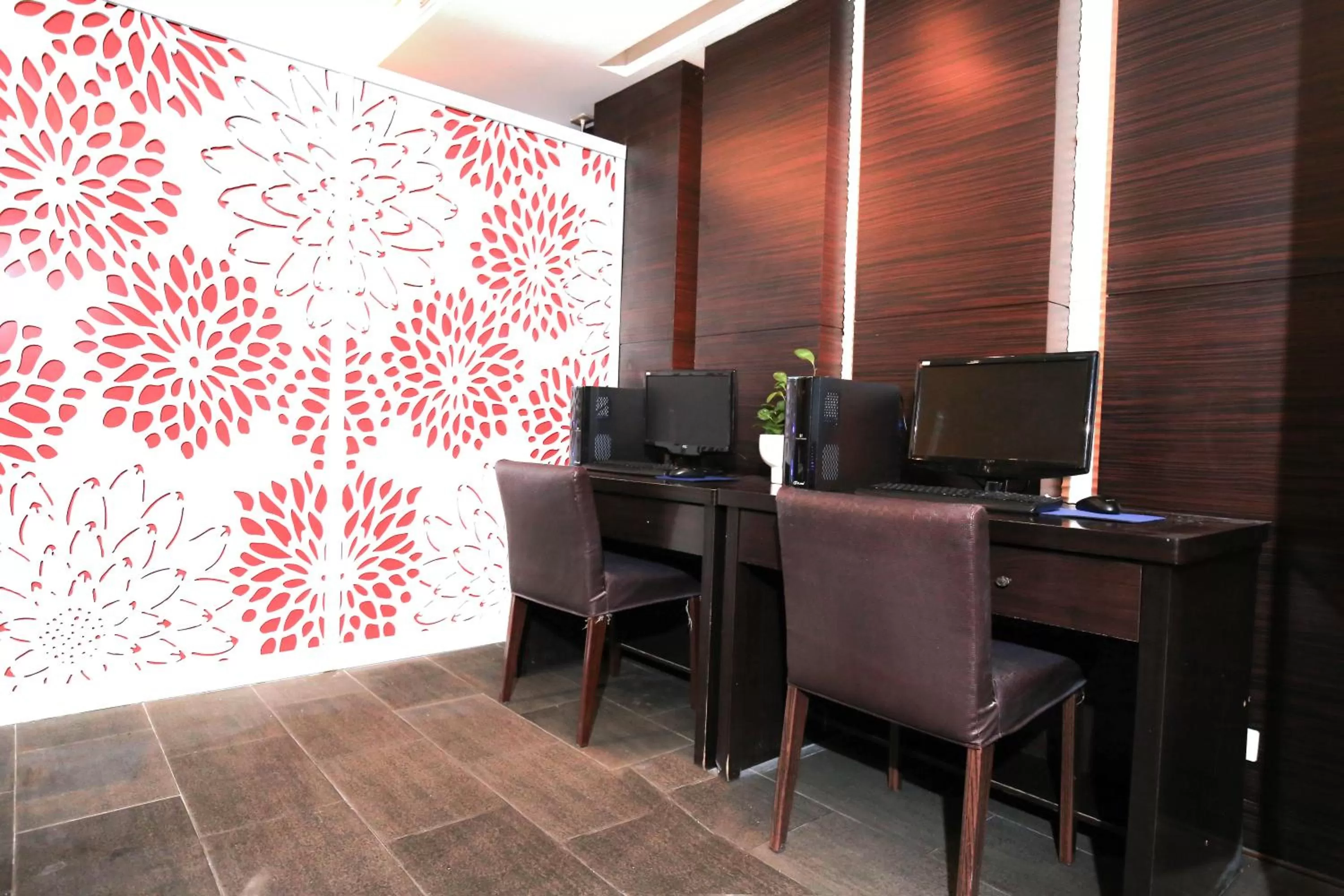 Business facilities in Unique Hotel