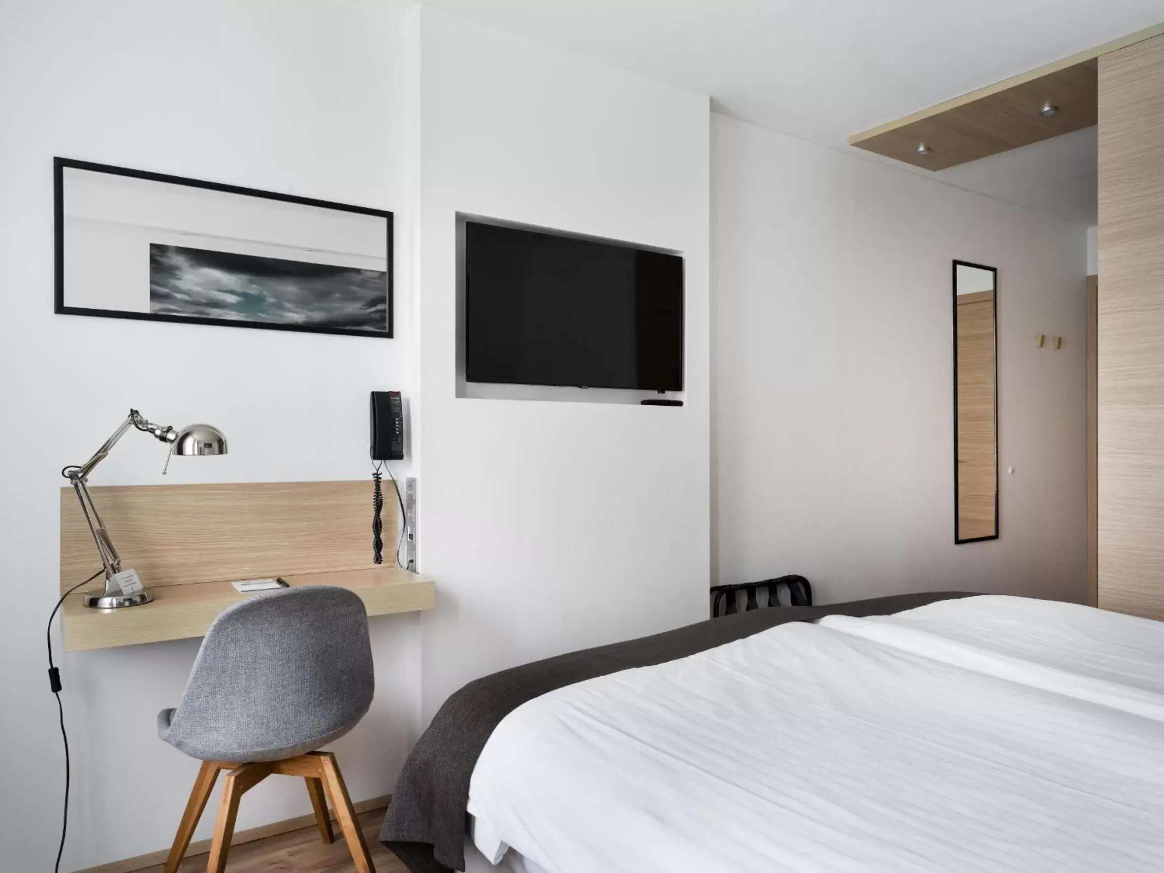 TV and multimedia, Bed in Storm Hotel by Keahotels