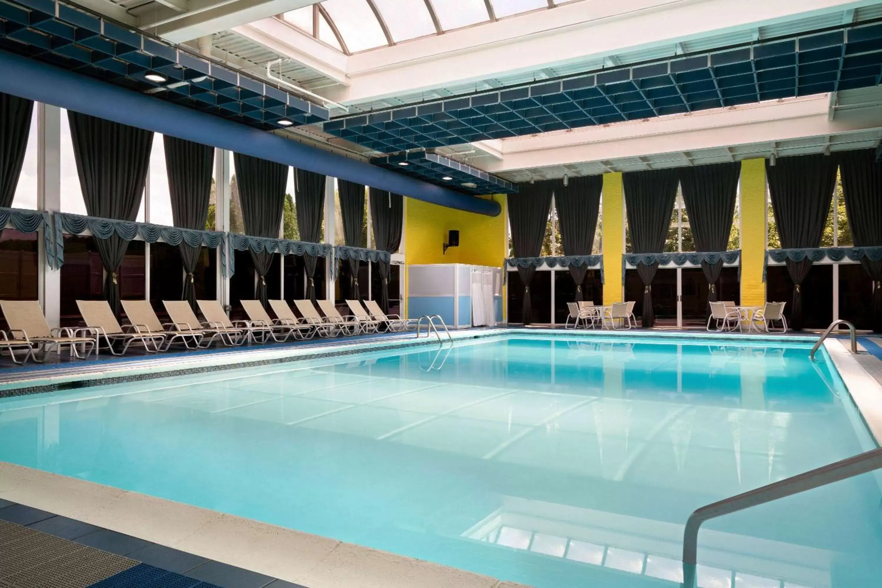Pool view, Swimming Pool in Days Hotel by Wyndham Allentown Airport / Lehigh Valley