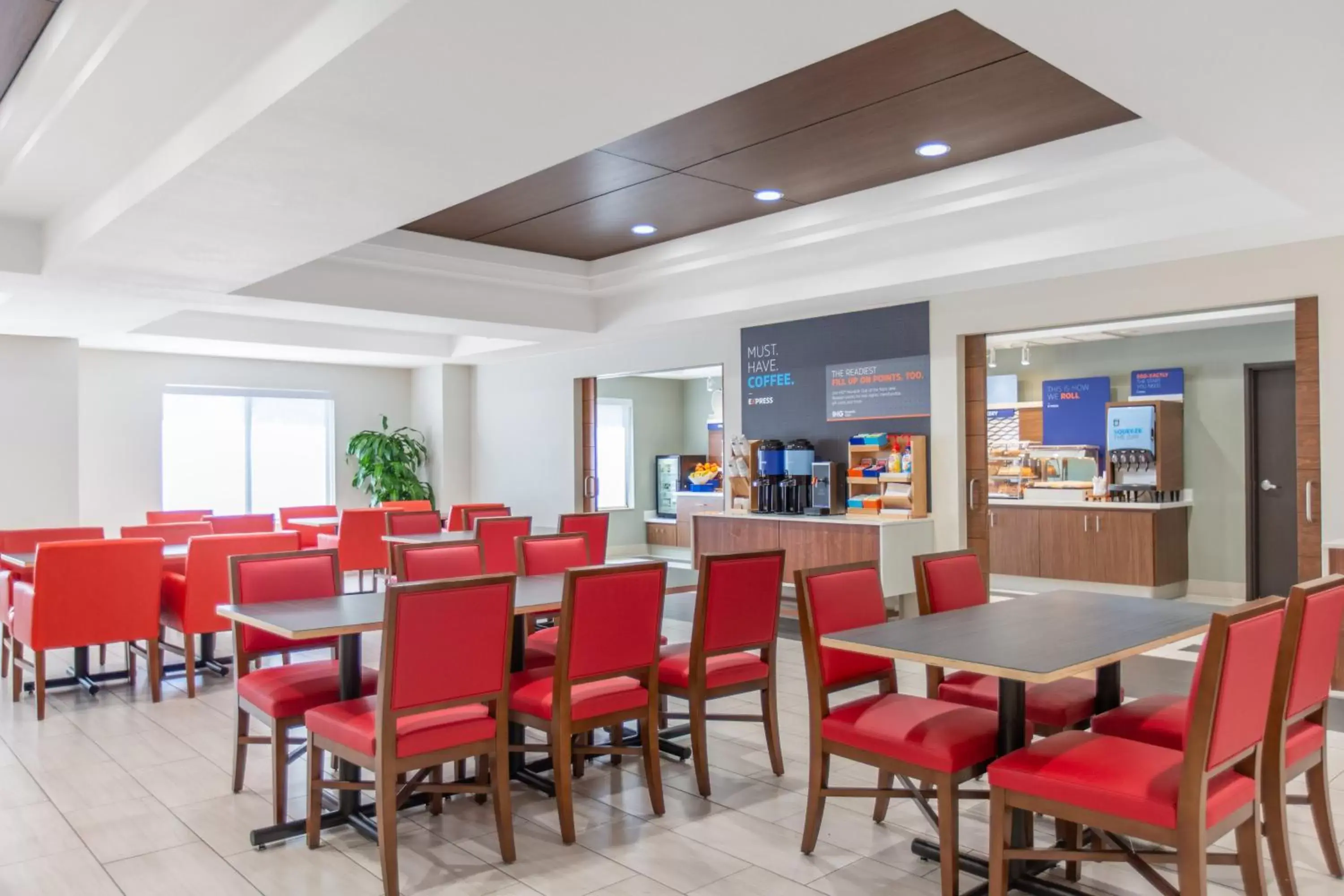 Breakfast, Restaurant/Places to Eat in Holiday Inn Express Surprise, an IHG Hotel