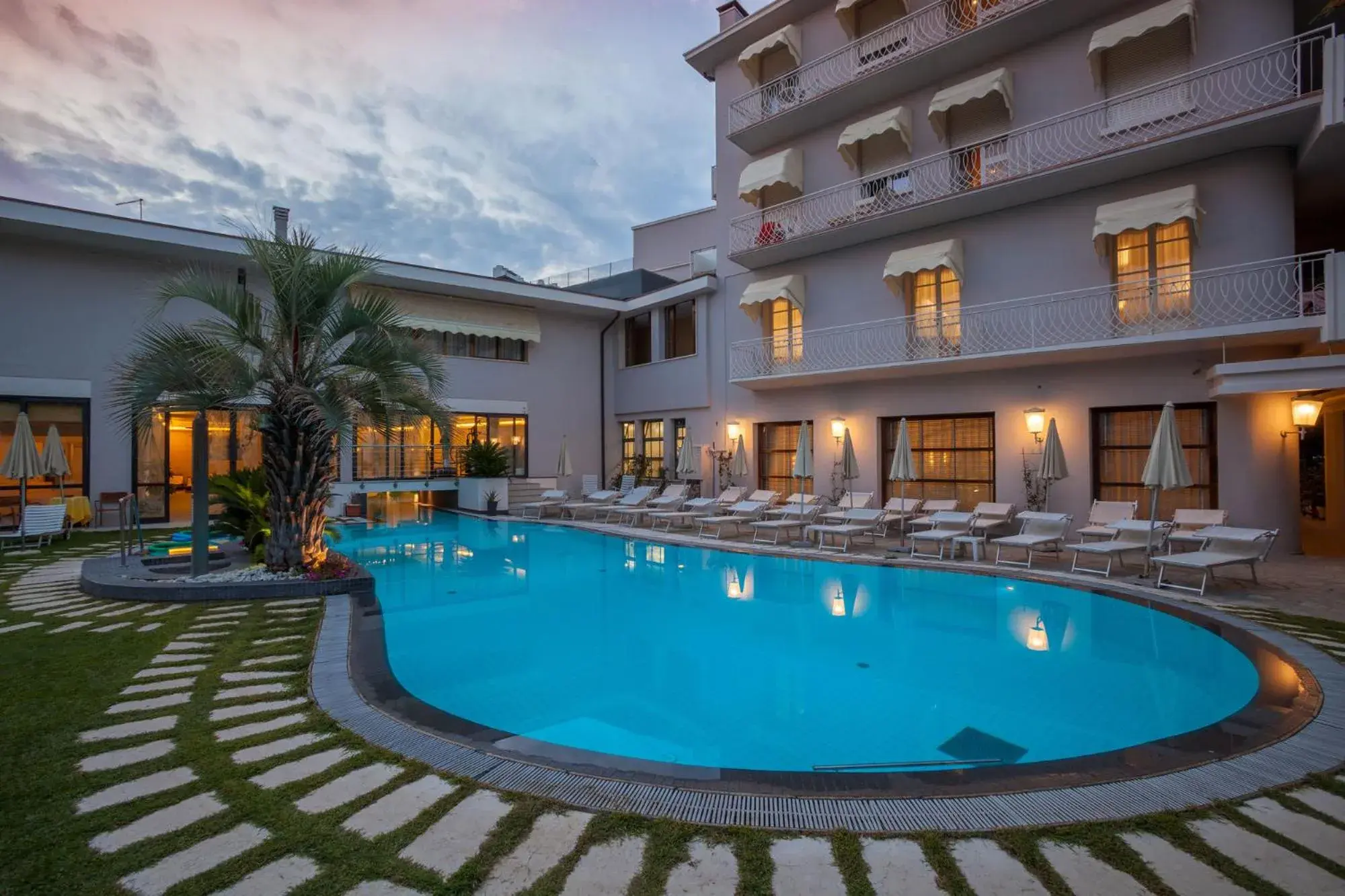Swimming Pool in Hotel Terme Salus