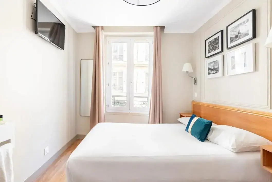 Bed in Bonséjour Montmartre
