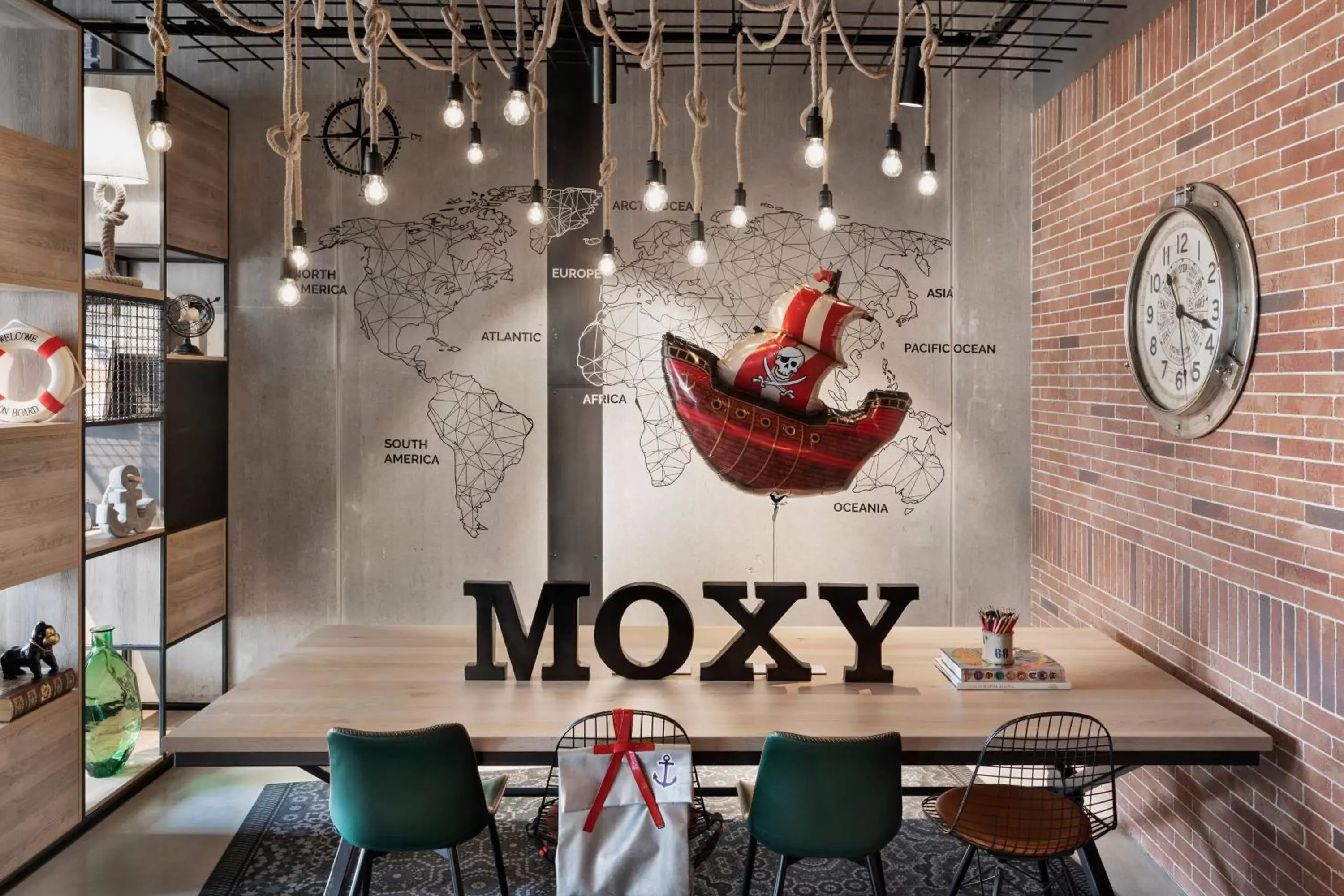 Photo of the whole room in Moxy Bremen