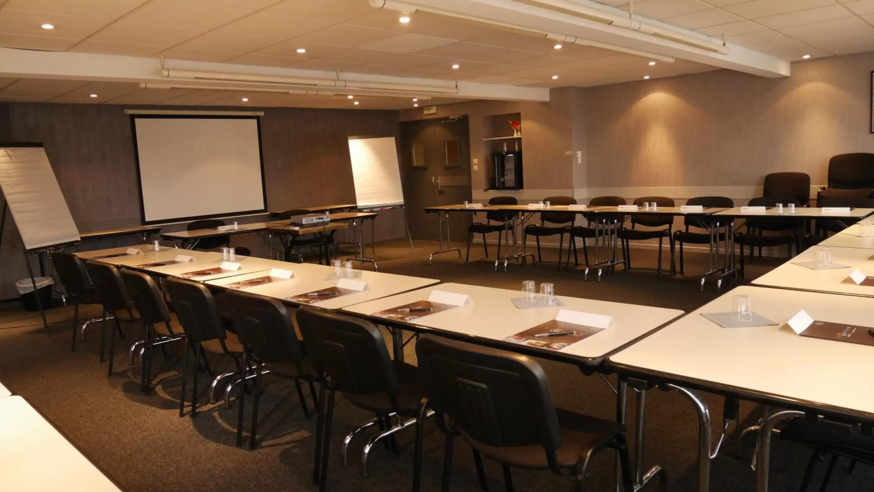 Meeting/conference room in Hotel L'Hotan