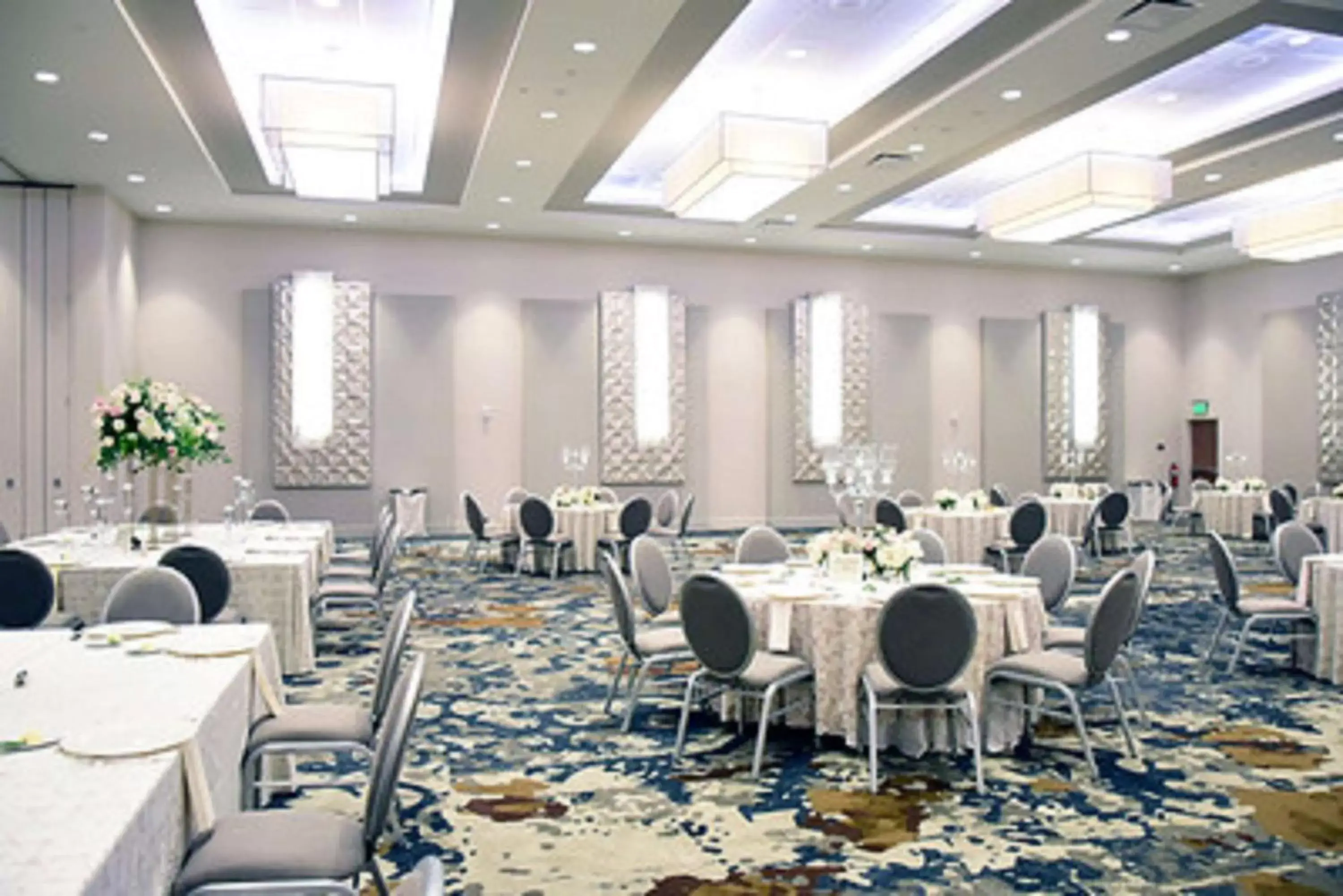 Meeting/conference room, Restaurant/Places to Eat in DoubleTree By Hilton Baltimore North Pikesville