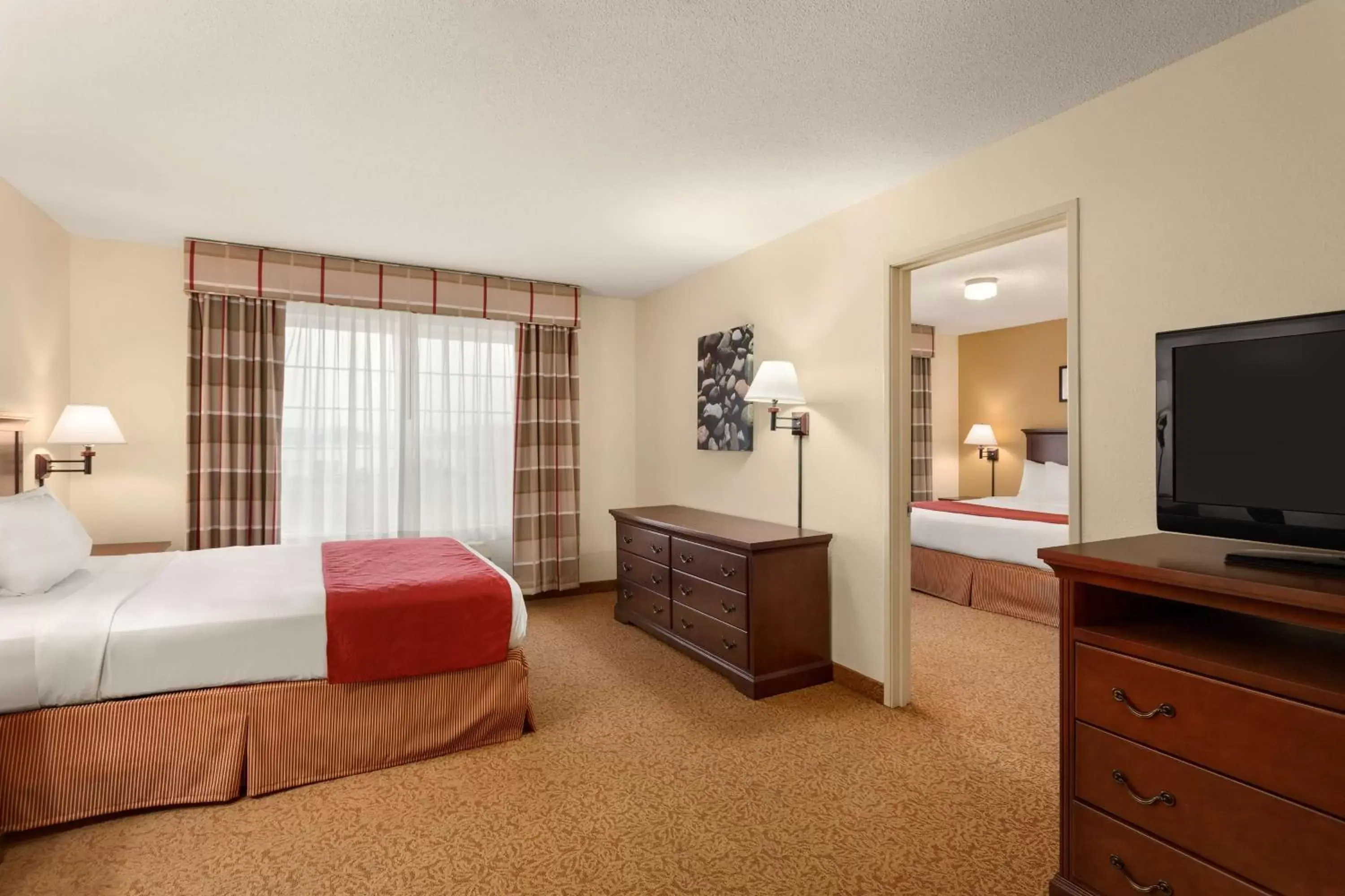 Photo of the whole room, Bed in Country Inn & Suites by Radisson, Ames, IA