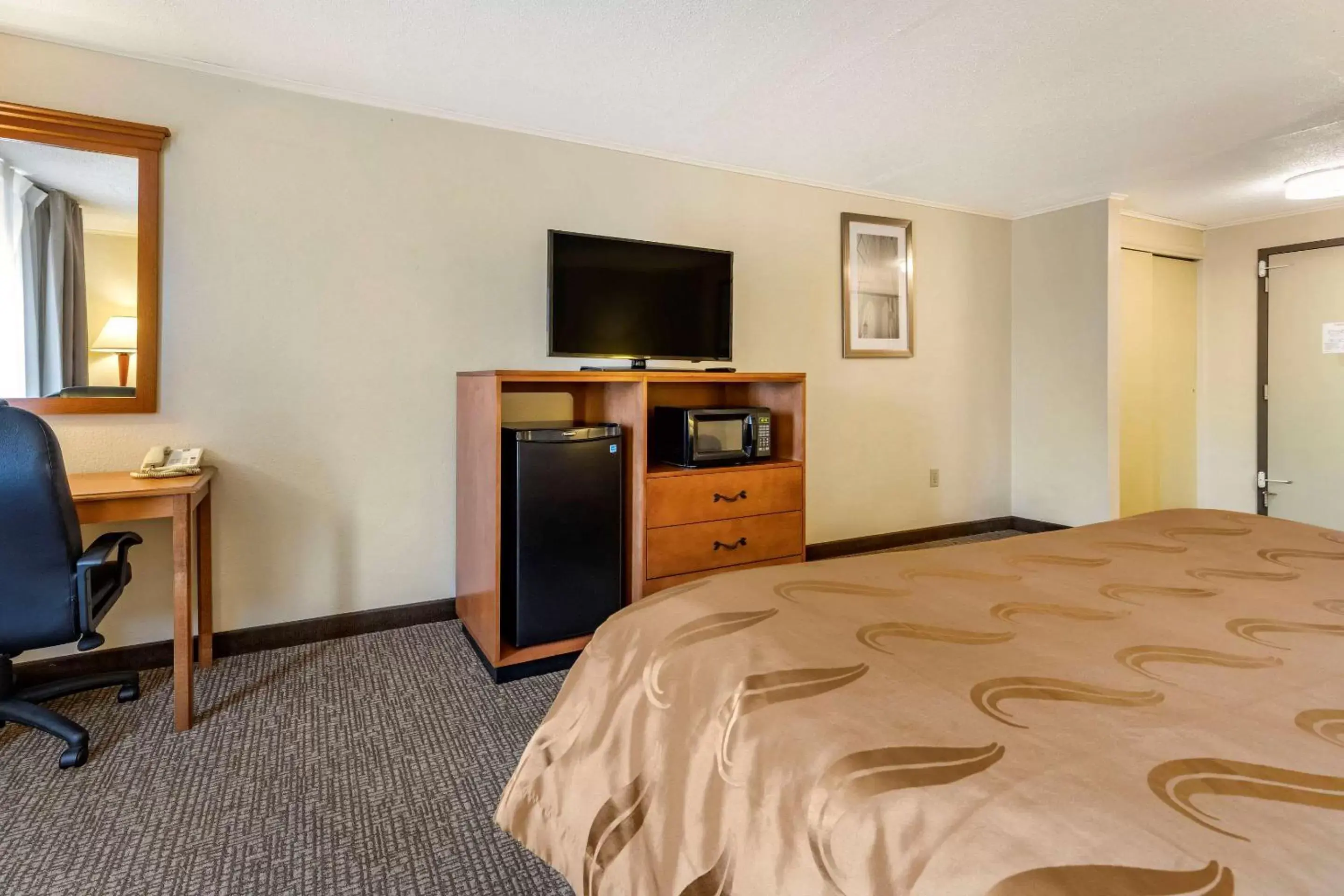 Photo of the whole room, Bed in Quality Inn Selinsgrove