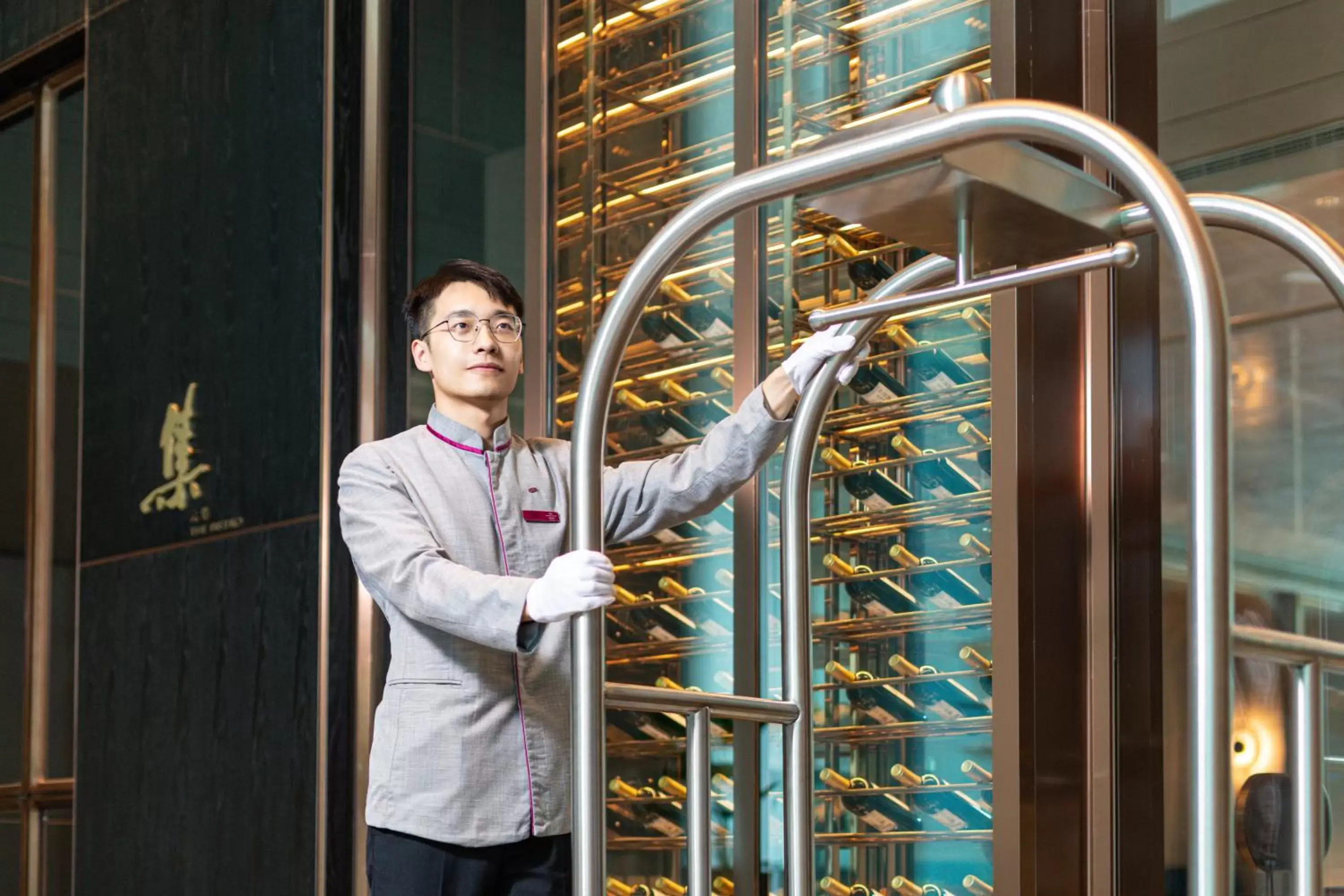 Property building in Crowne Plaza Shanghai Hongqiao, an IHG Hotel