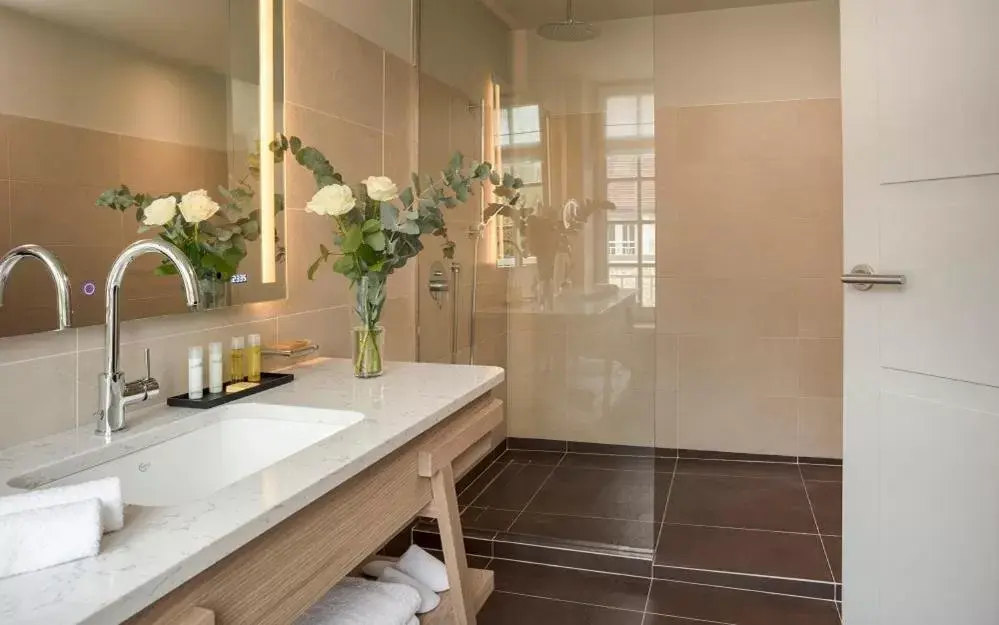 Shower, Bathroom in Le Grand Pavillon Chantilly