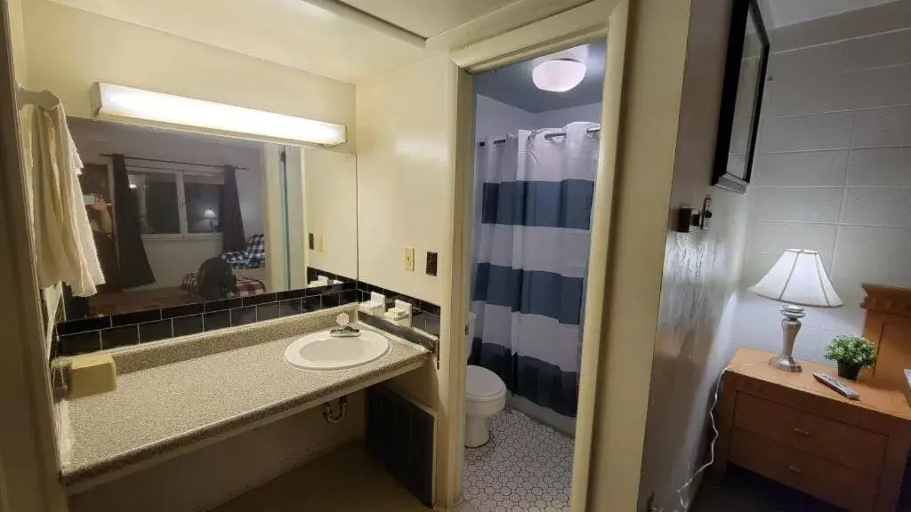 Bathroom in Sussex Motel