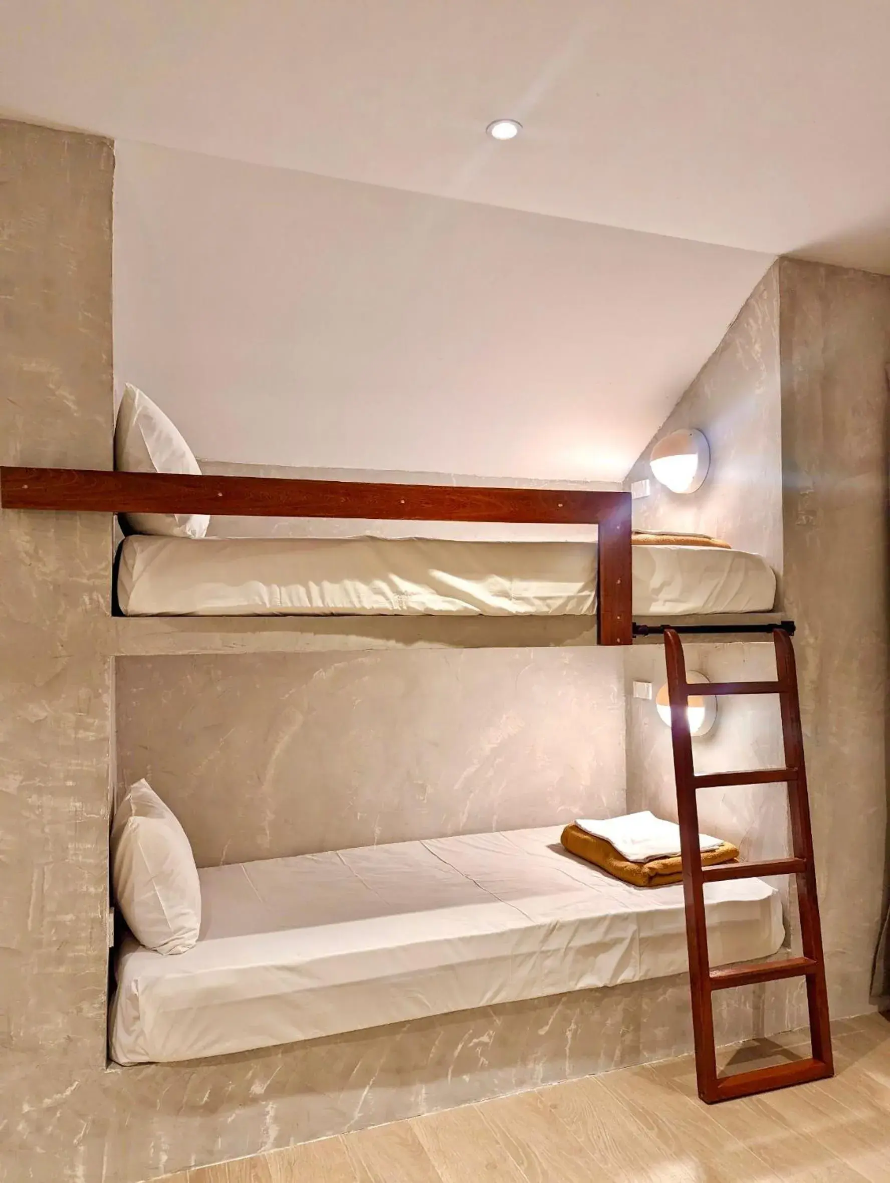 Property building, Bunk Bed in Twin Bay Resort - SHA Extra Plus