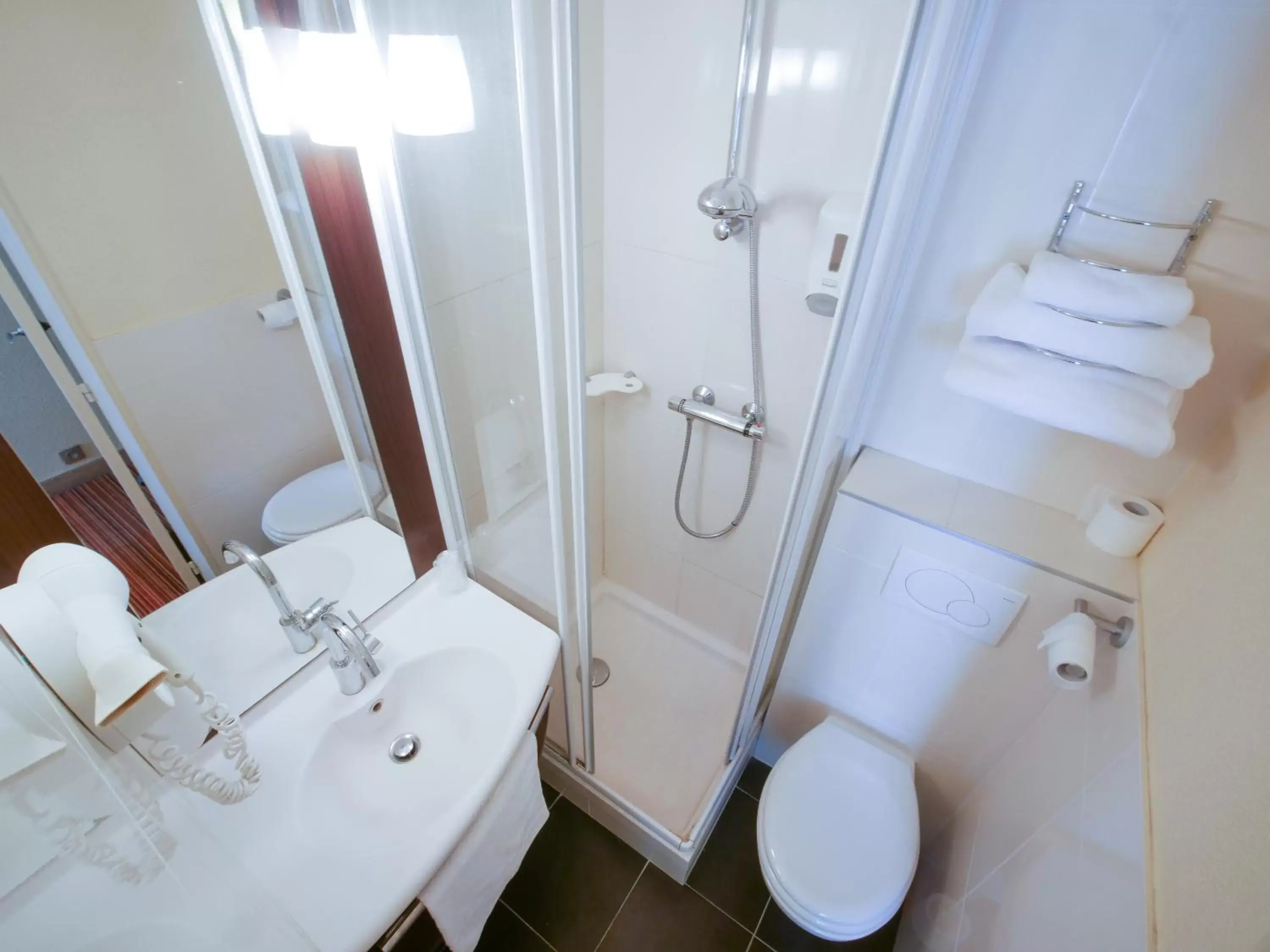 Shower, Bathroom in Hôtel Inn Design Resto Novo Le Mans