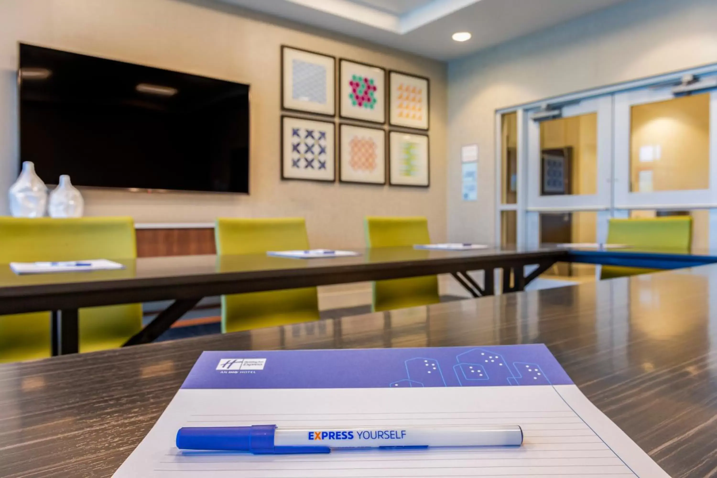 Meeting/conference room in Holiday Inn Express & Suites - Phoenix Dwtn - State Capitol, an IHG Hotel