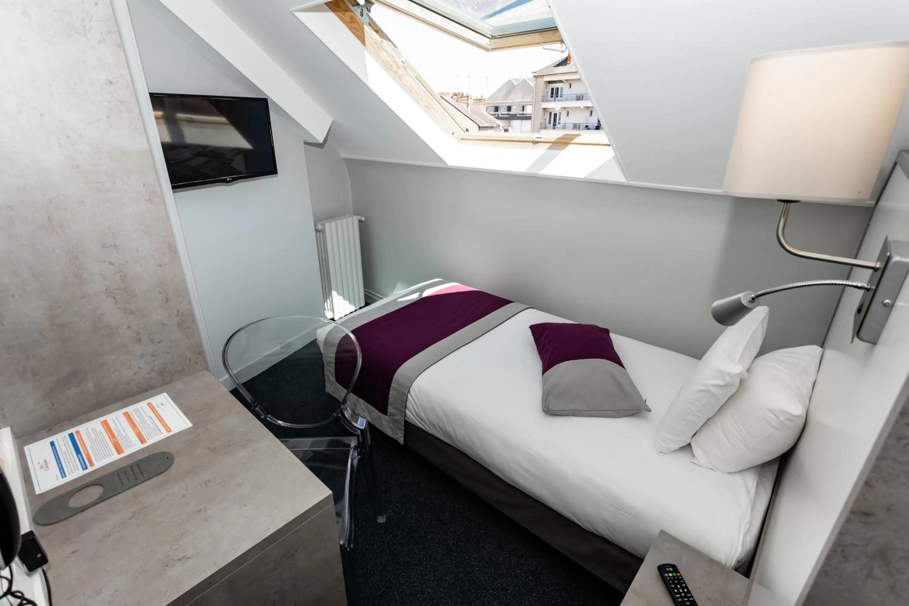 Bedroom, Bed in Hôtel de Champagne