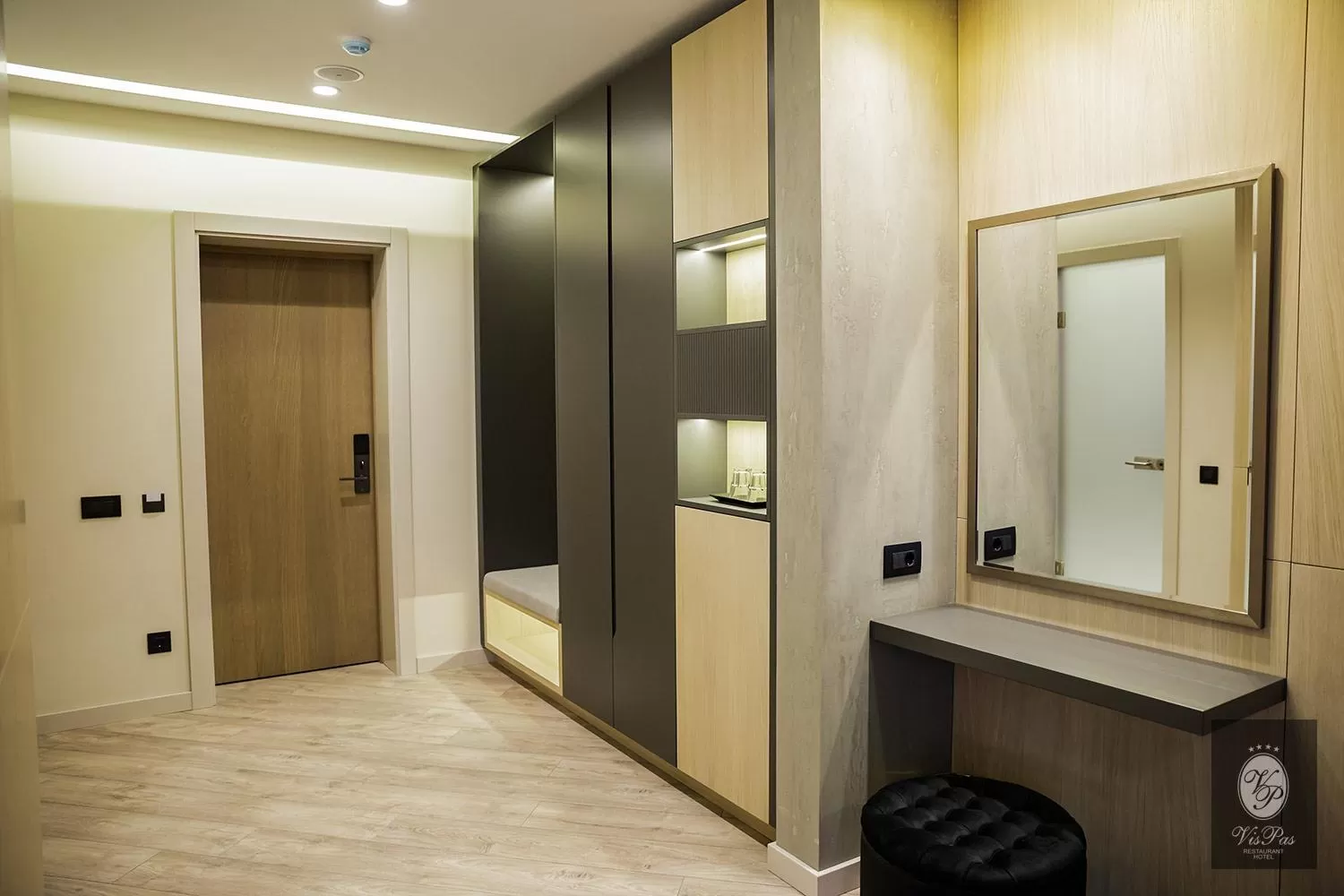 Communal lounge/ TV room in VisPas Hotel