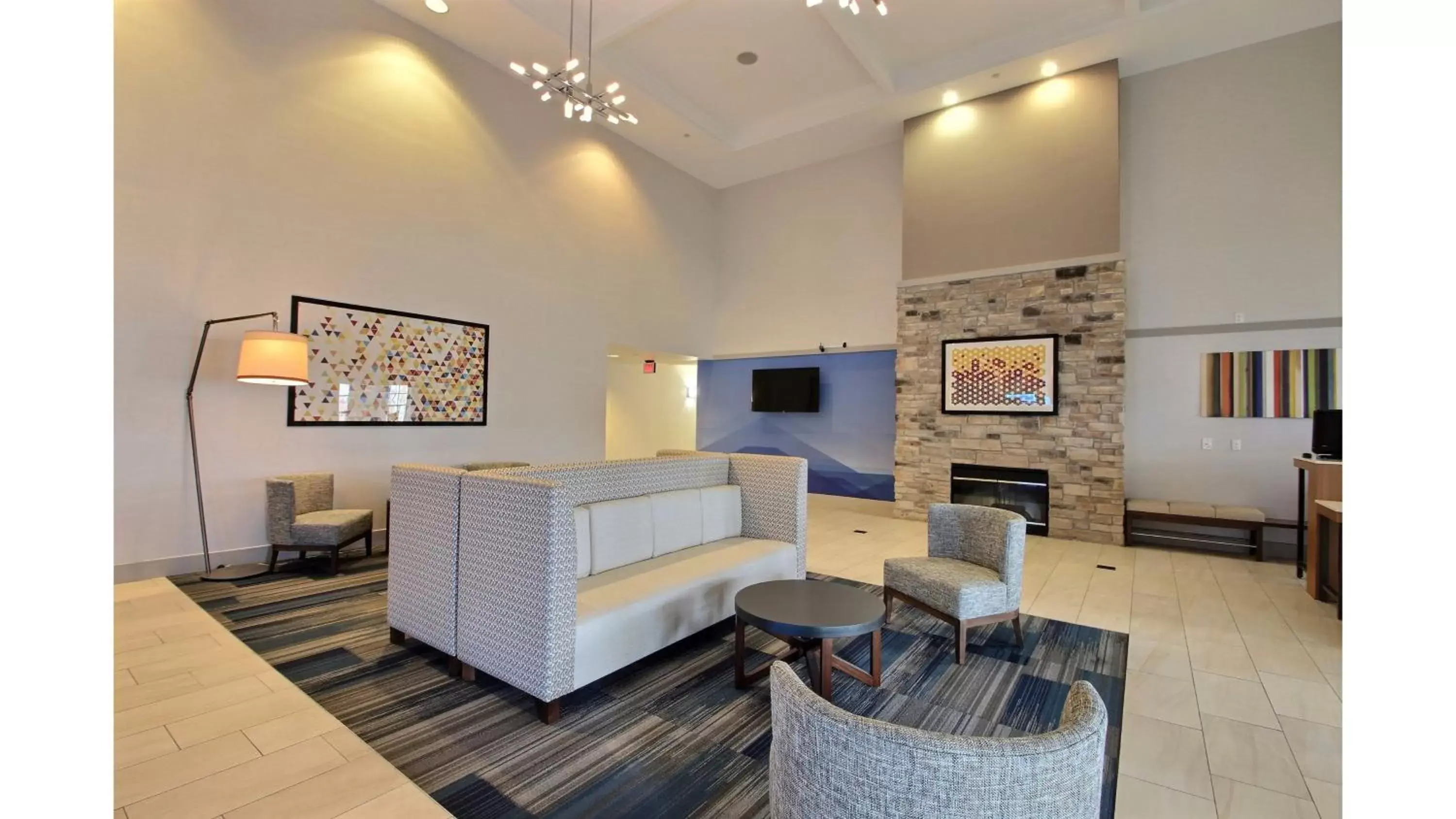 Property building, Seating Area in Holiday Inn Express Hotel & Suites Milwaukee Airport, an IHG Hotel