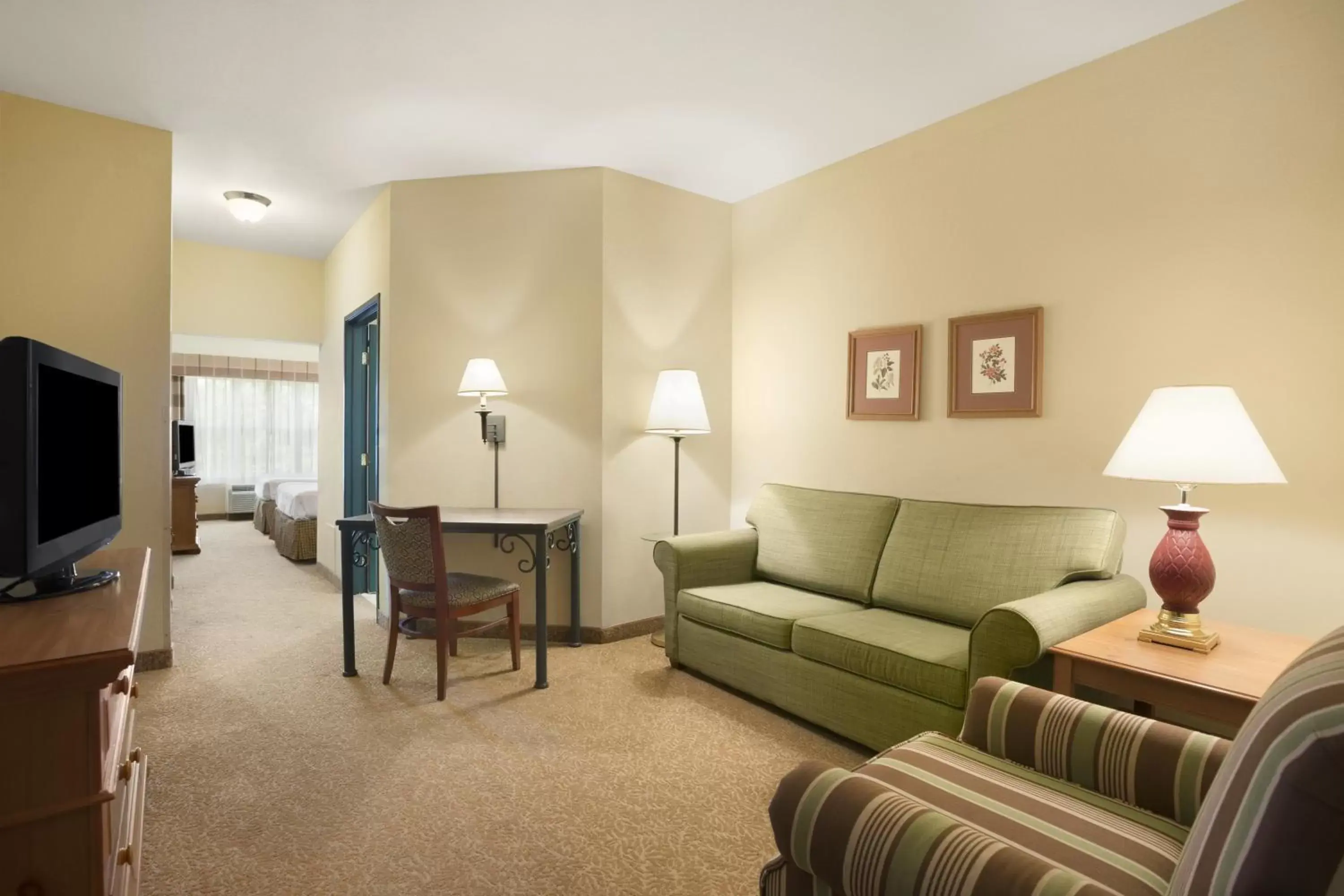 Day, Seating Area in Country Inn & Suites by Radisson, Beckley, WV