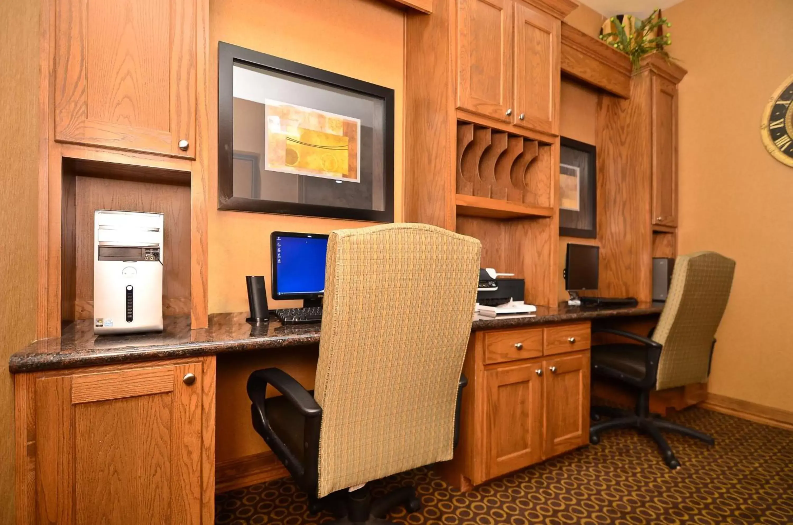 On site, Business Area/Conference Room in BEST WESTERN PLUS Christopher Inn and Suites