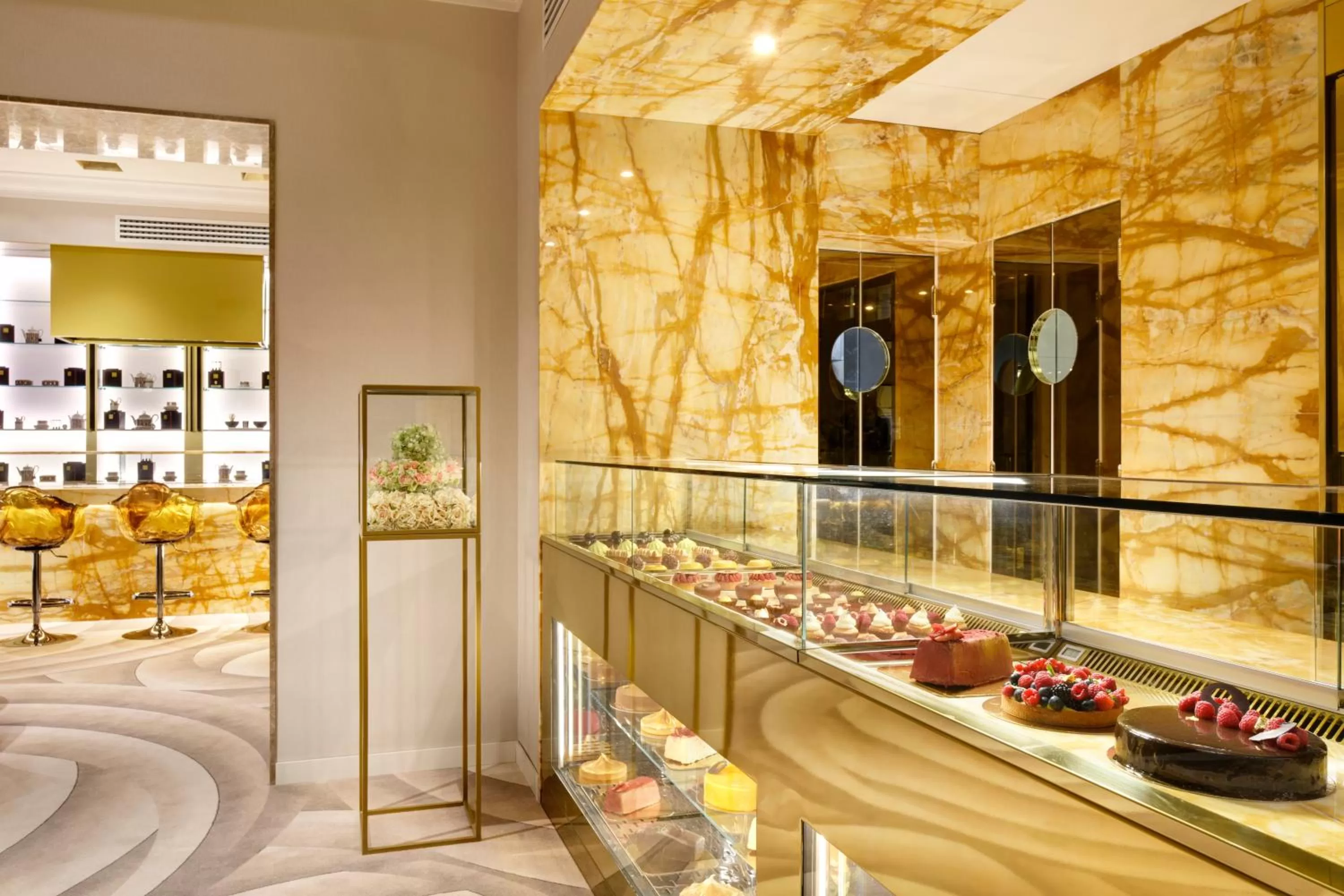 Food and drinks in The First Dolce - Preferred Hotels & Resorts