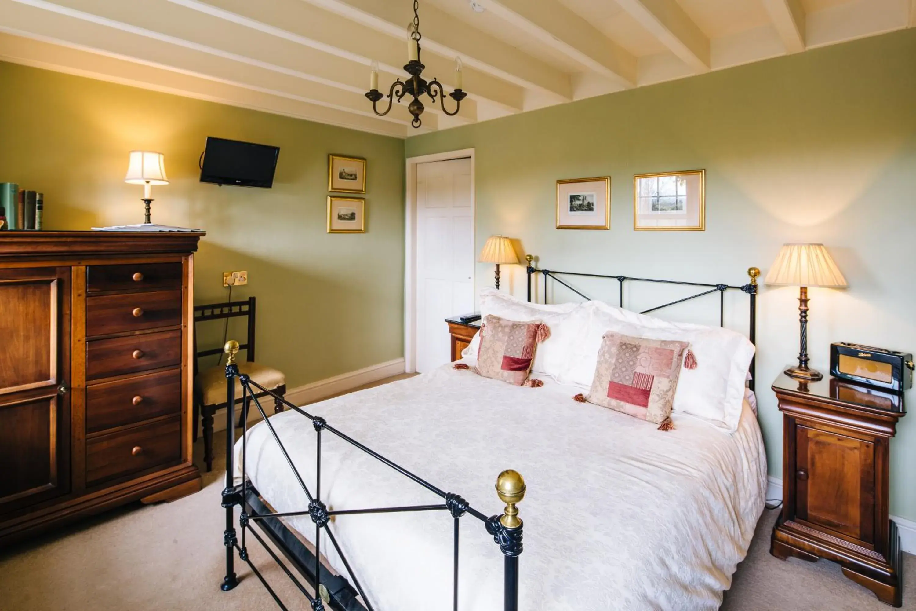 Bedroom, Bed in Duke Of Wellington Inn