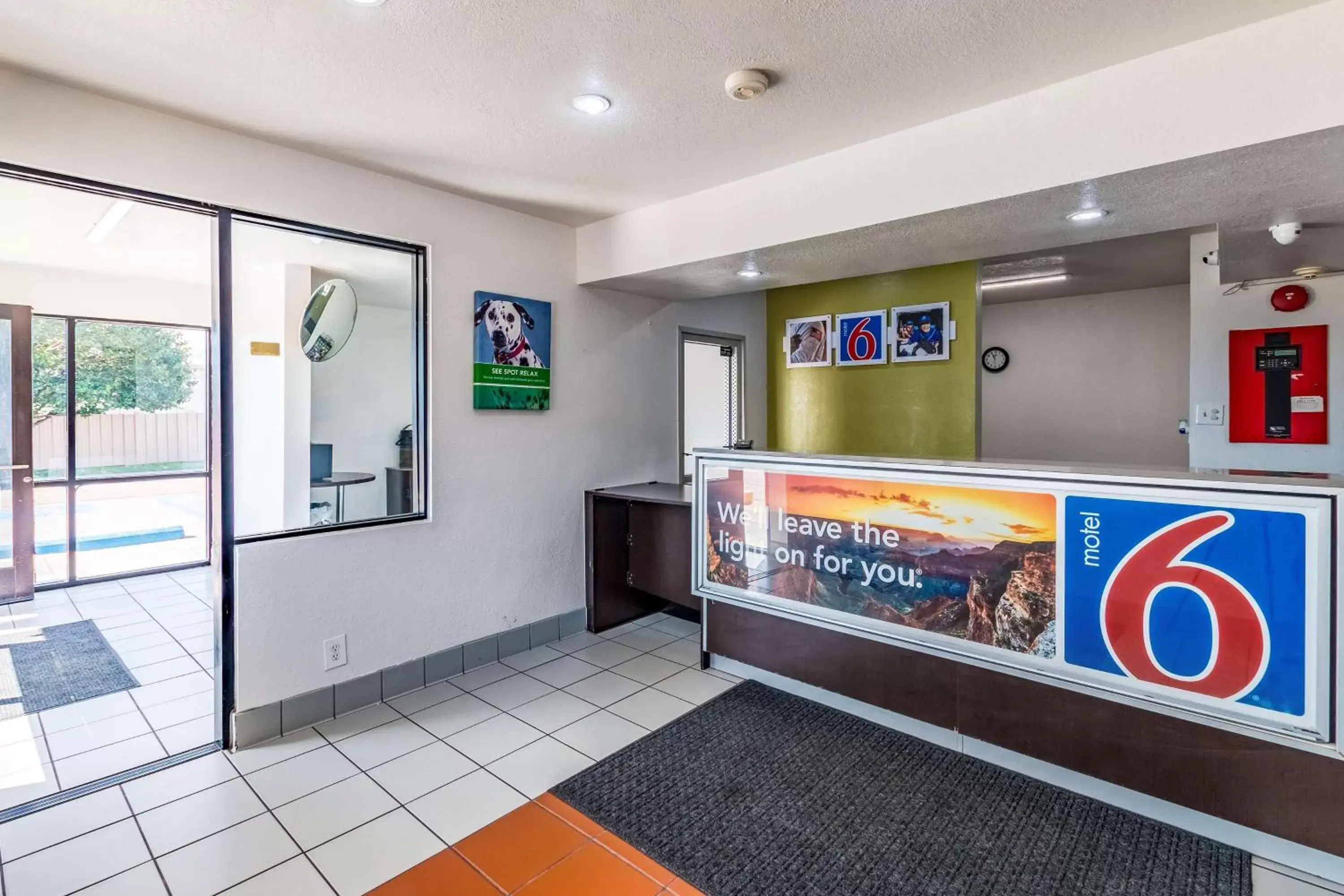 Lobby or reception, Lobby/Reception in Motel 6-Bellmead, TX - Waco