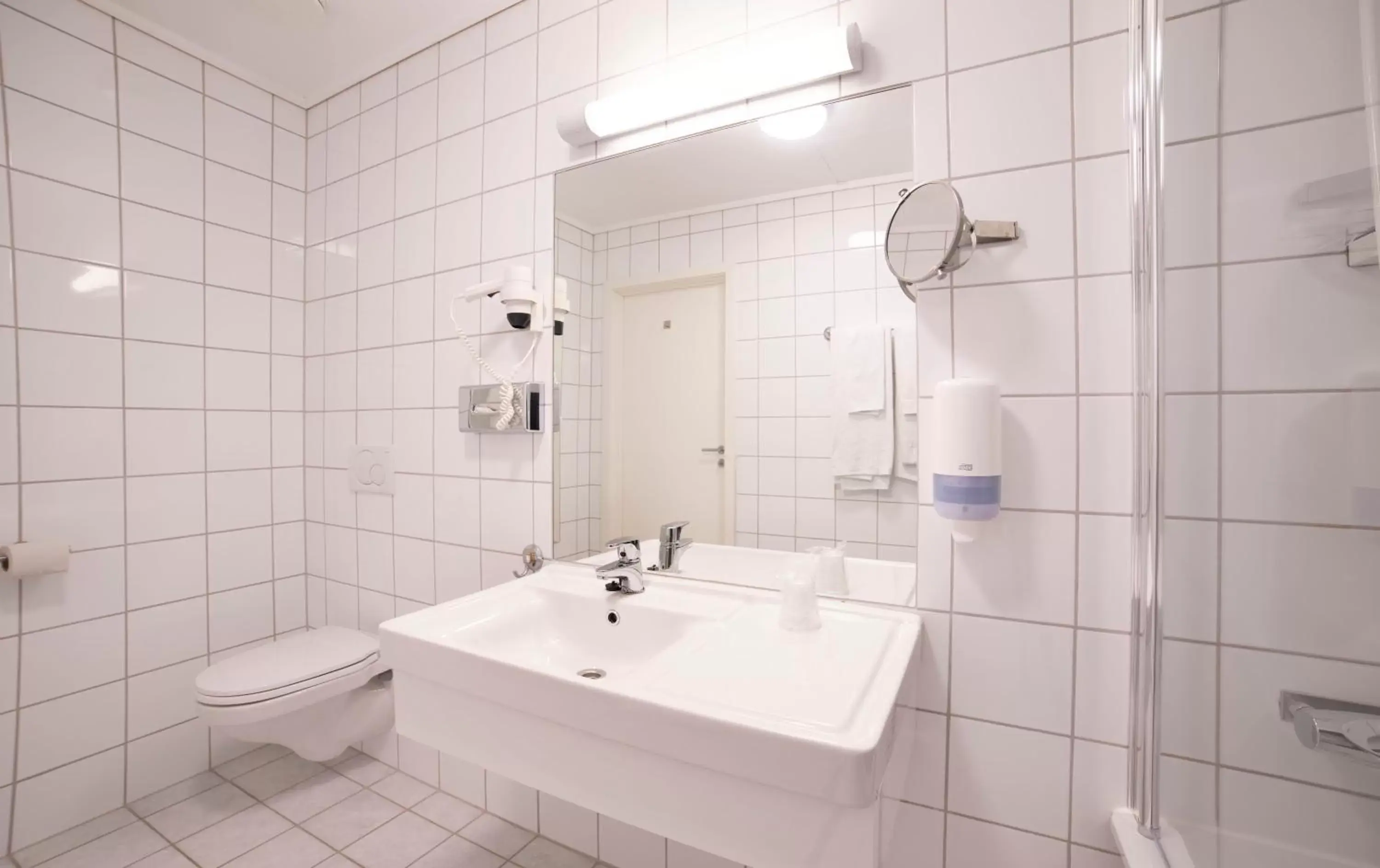 Bathroom in Best Western Tingvold Park Hotel