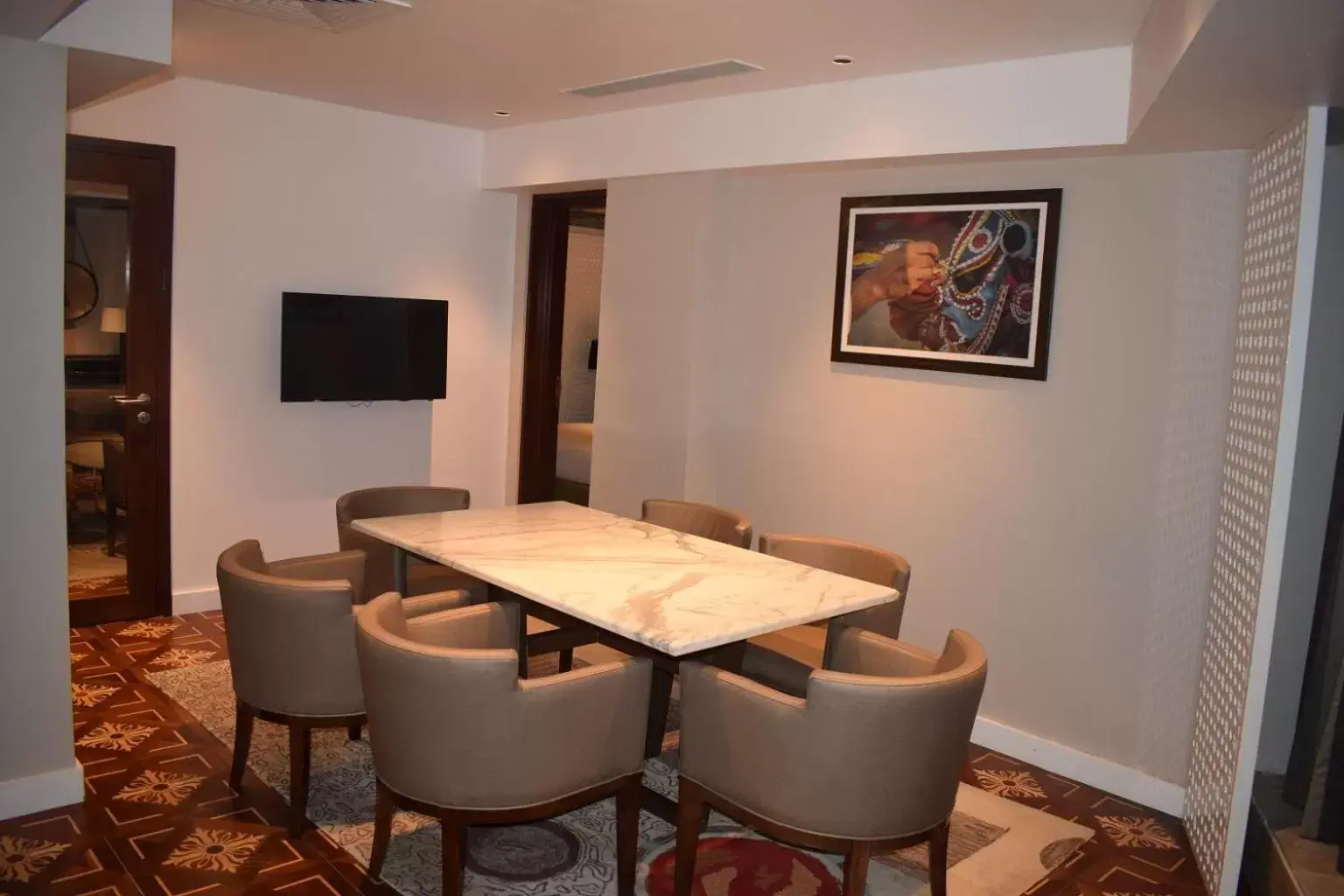 Dining area in Country Inns & Suites By Radisson Manipal