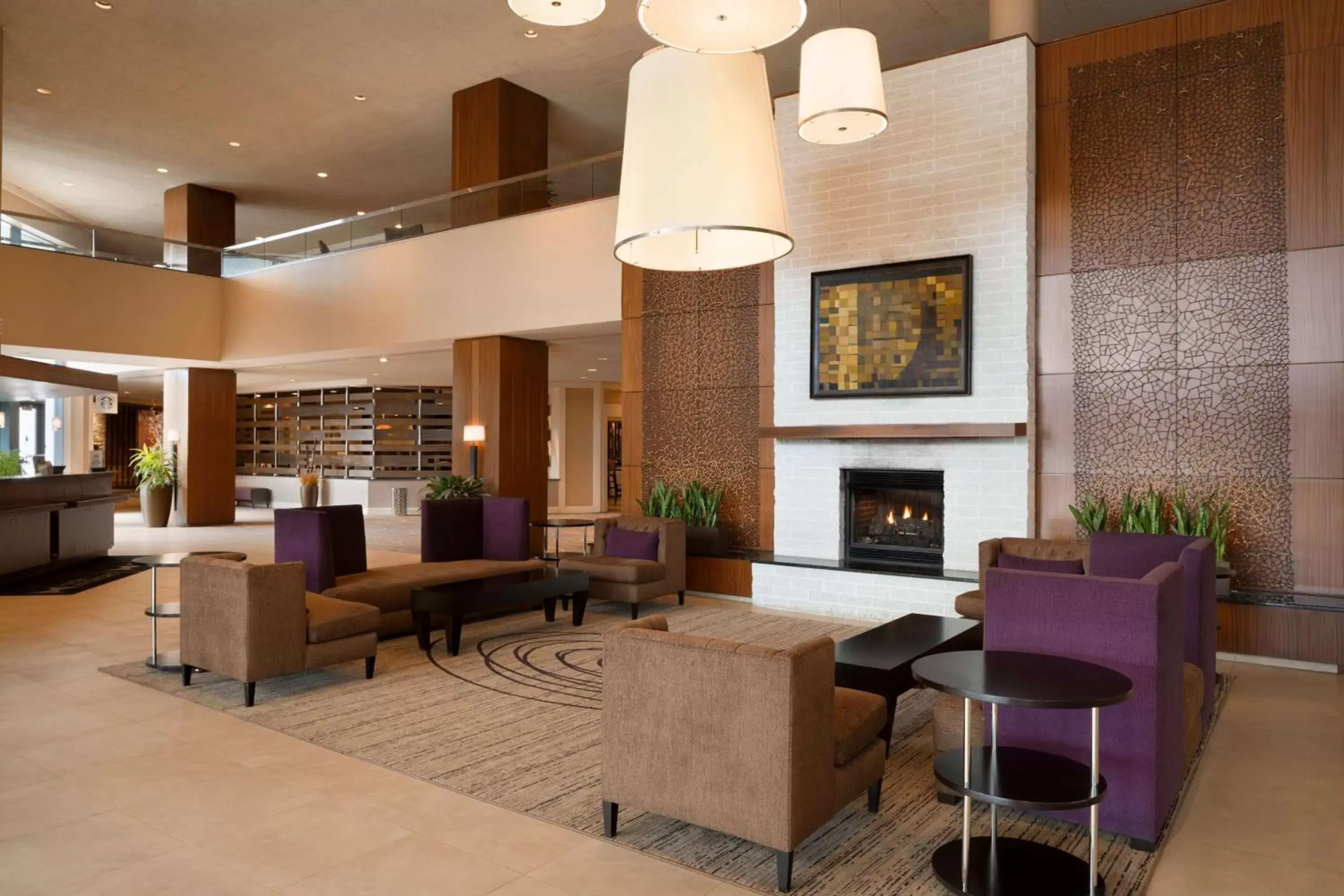 Lobby or reception, Lounge/Bar in DoubleTree by Hilton Hotel & Executive Meeting Center Somerset