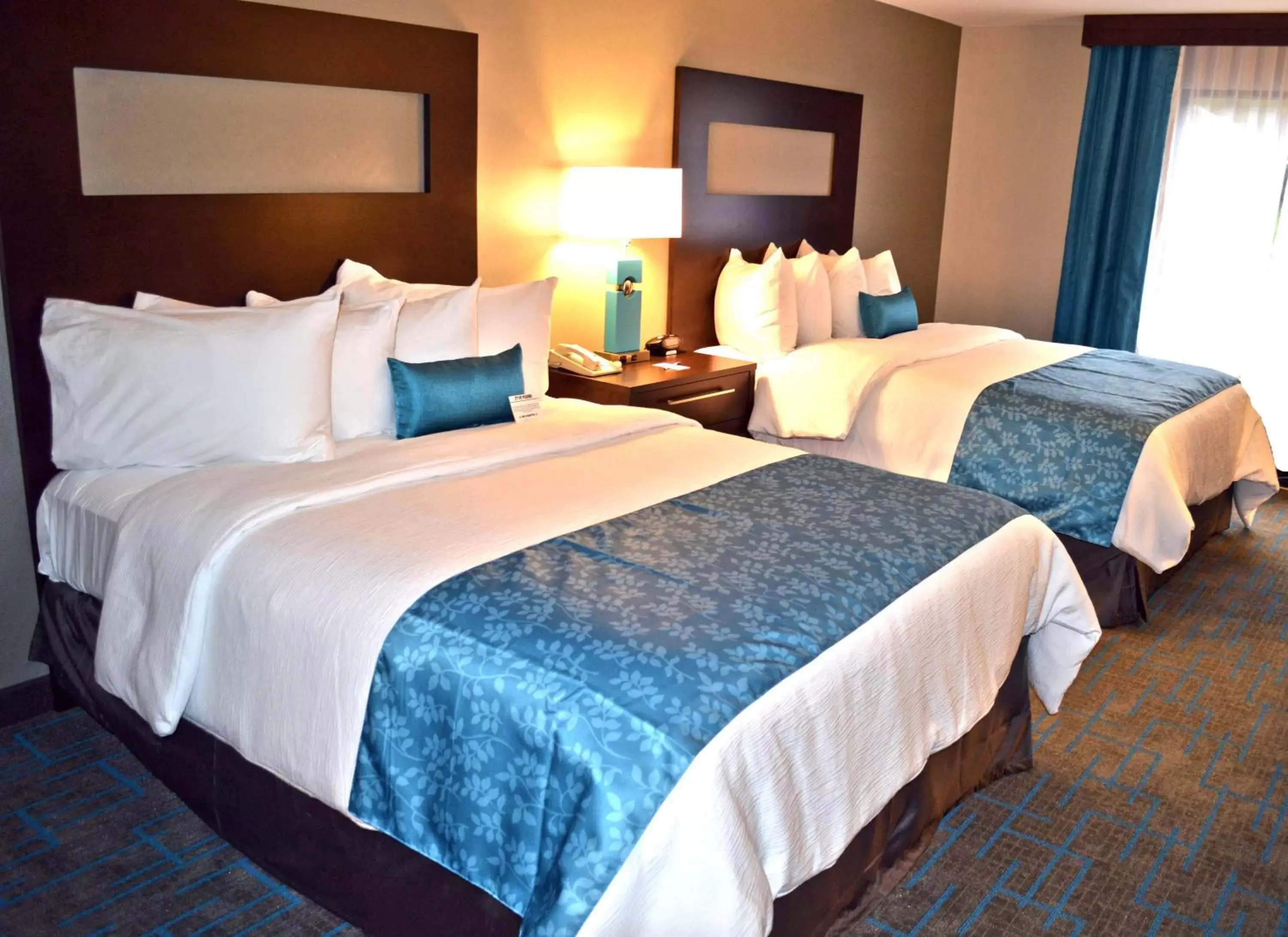 Photo of the whole room, Bed in Holiday Inn & Suites Syracuse Airport - Liverpool, an IHG Hotel