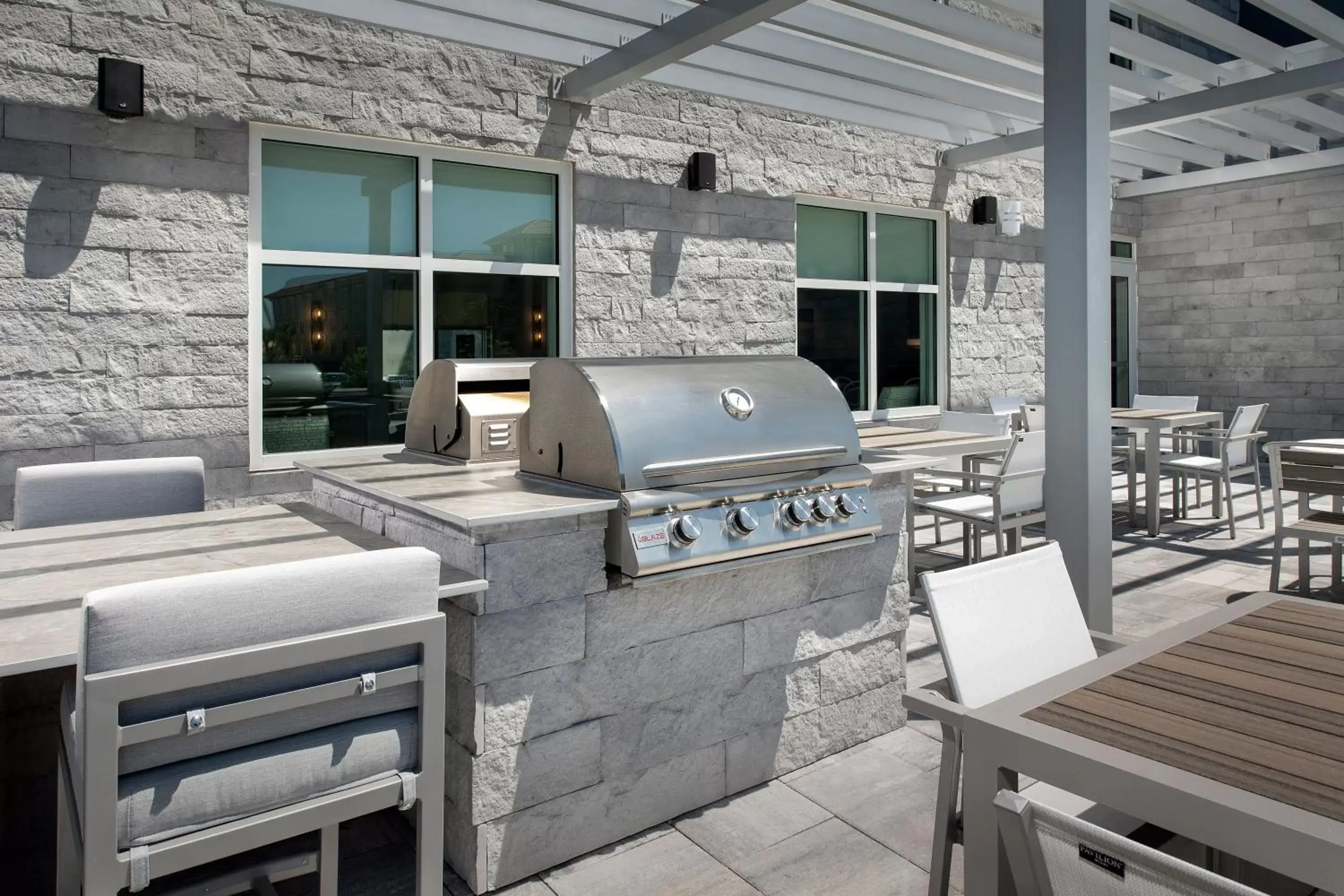 Patio, BBQ Facilities in Homewood Suites By Hilton Destin