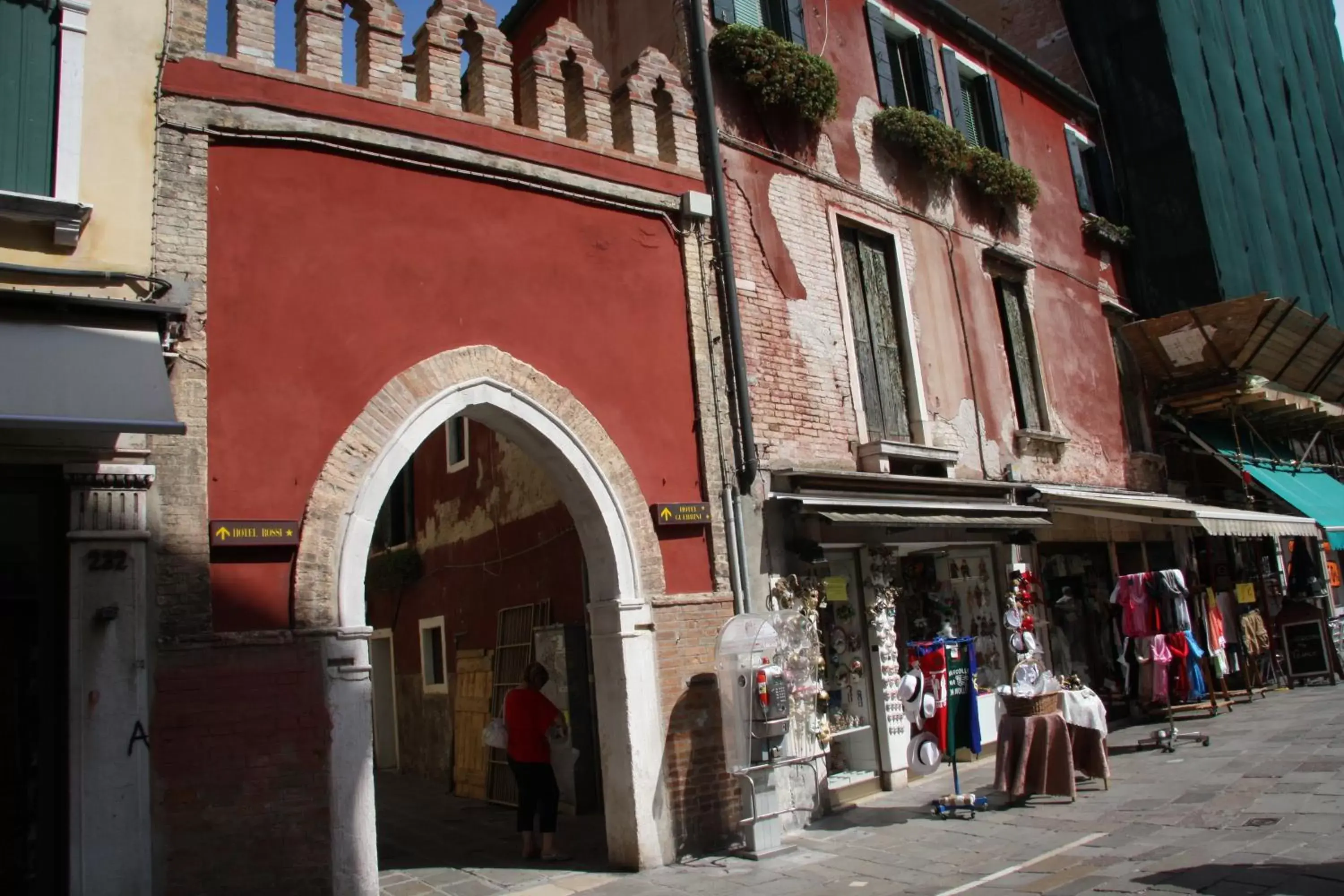Facade/entrance in Hotel Guerrini