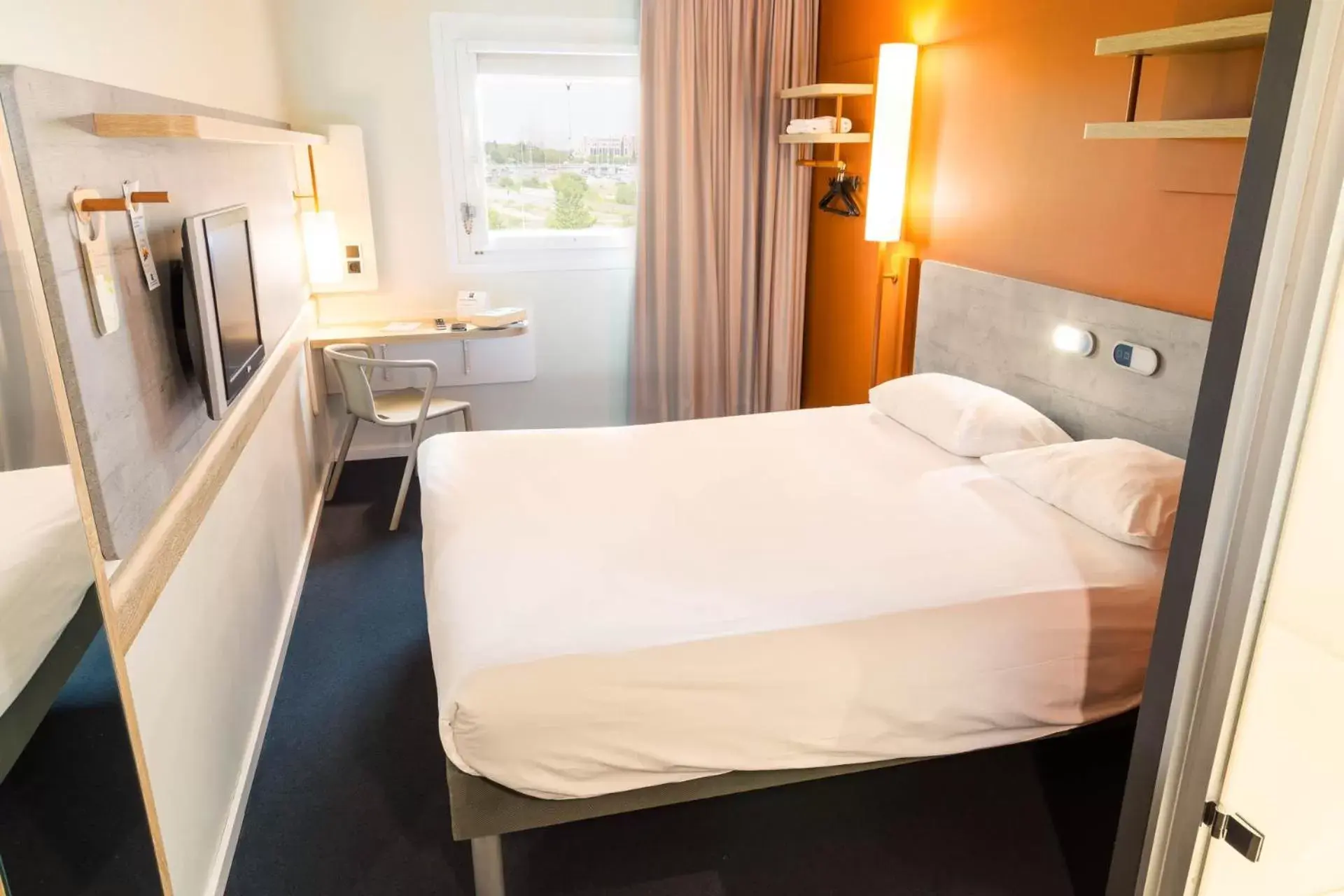 Bed in ibis Budget Luxembourg Aeroport