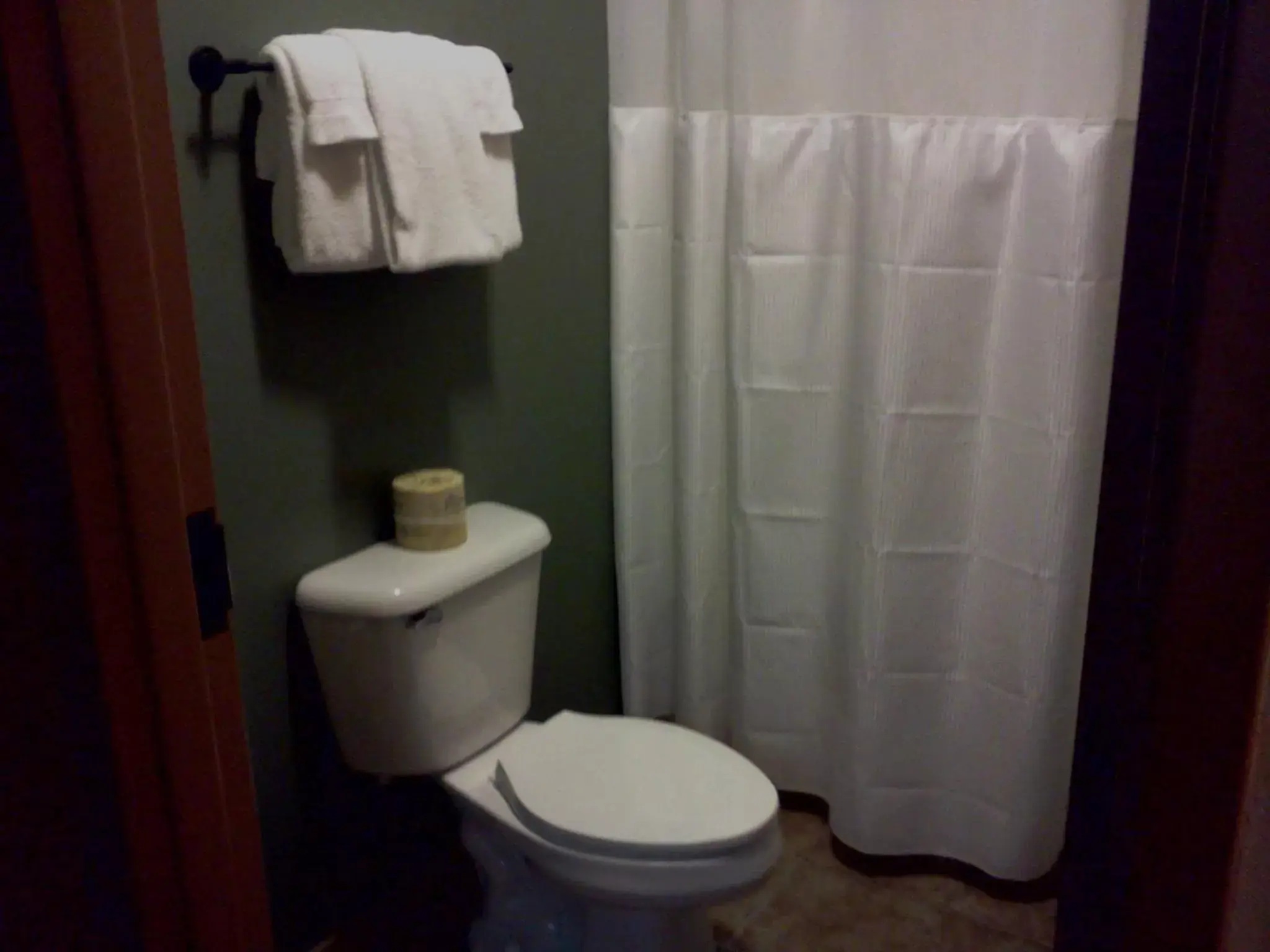 Bathroom in Arrowwood Lodge at Brainerd Lakes