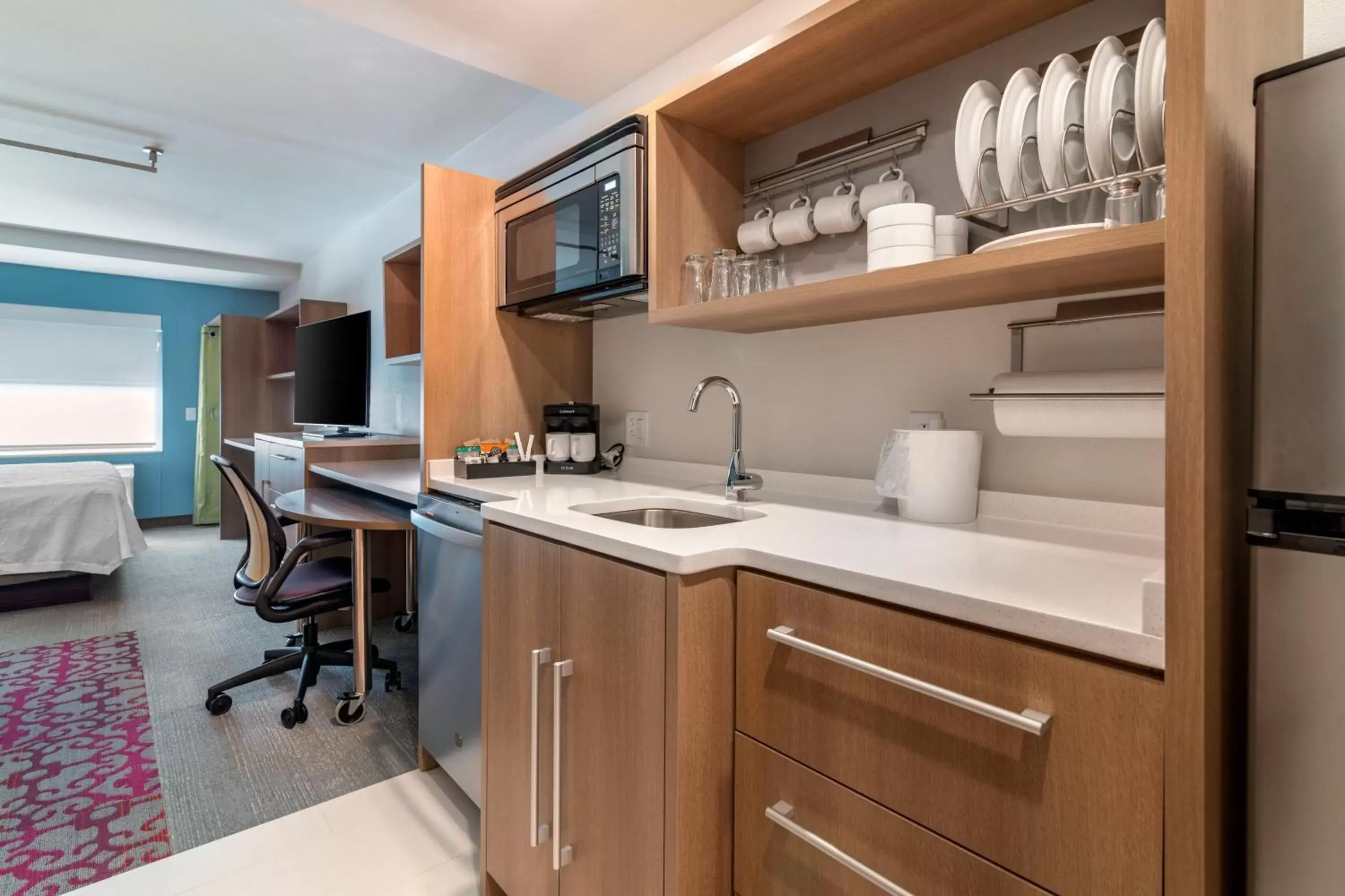 Kitchen or kitchenette, Kitchen/Kitchenette in Home2 Suites by Hilton Bangor