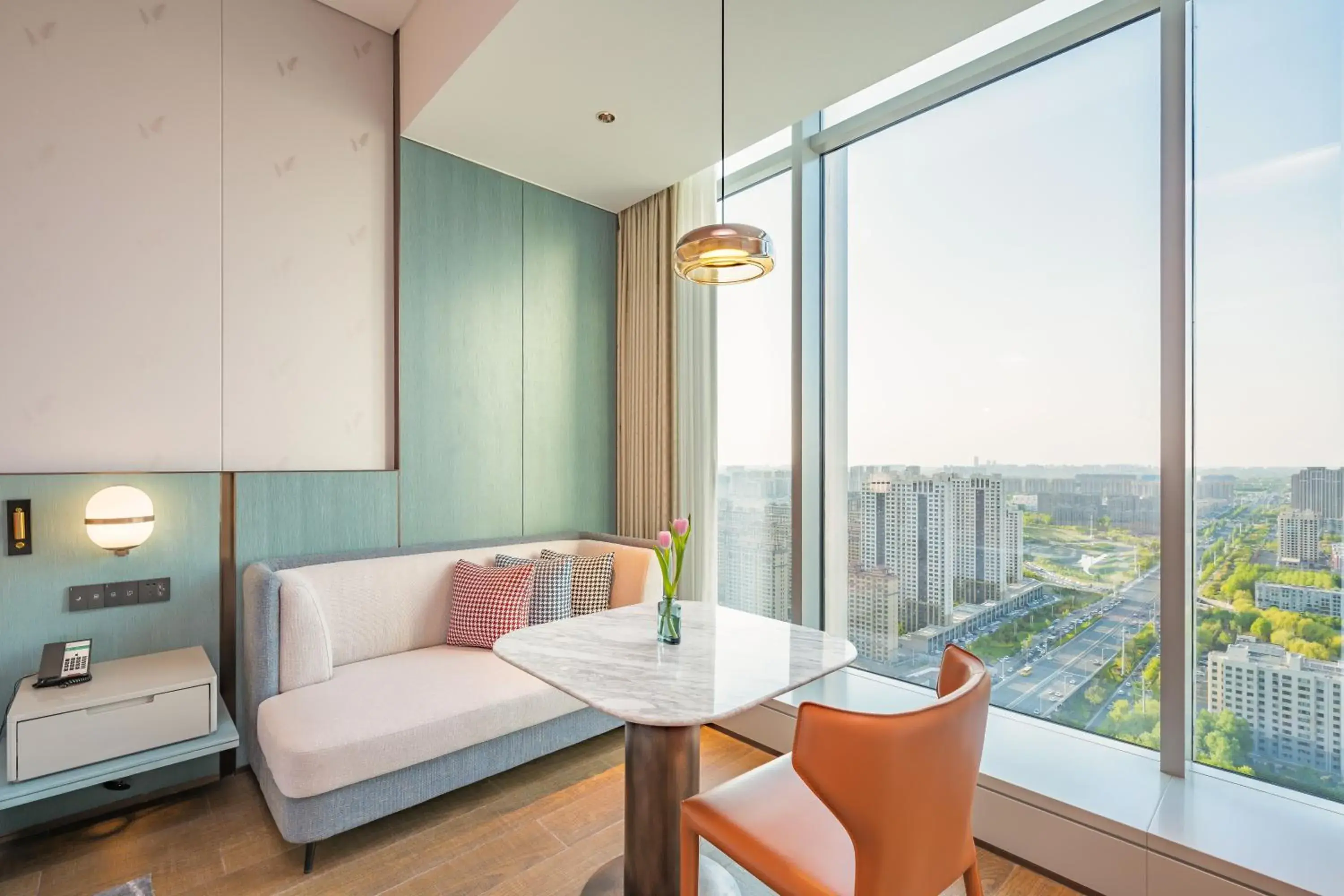 Bed, Seating Area in Holiday Inn Changchun Oriental Plaza, an IHG Hotel