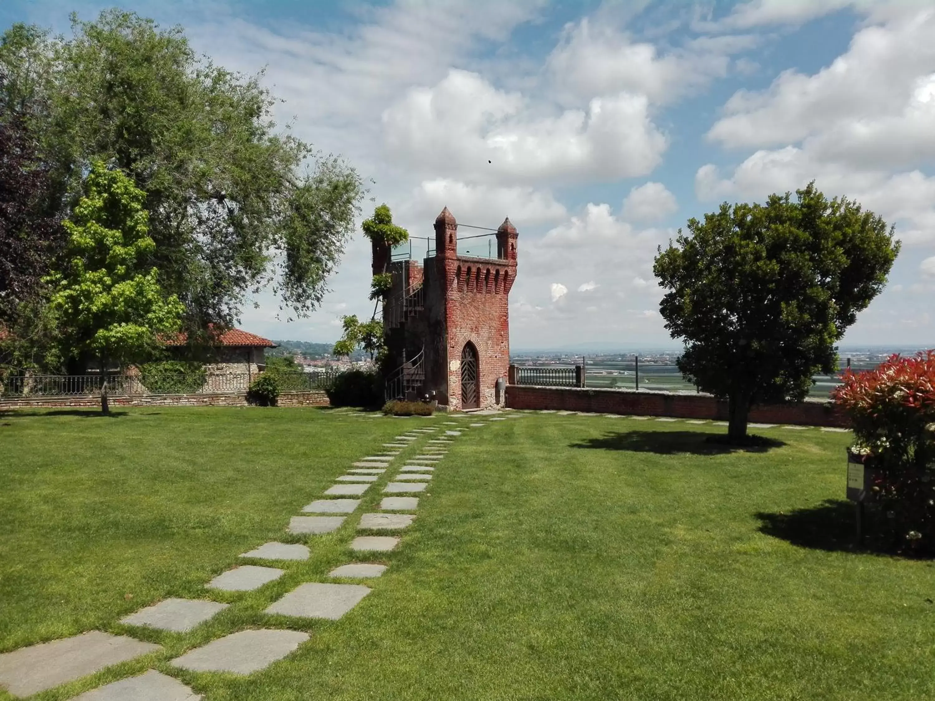 Garden, Property Building in Castello Rosso