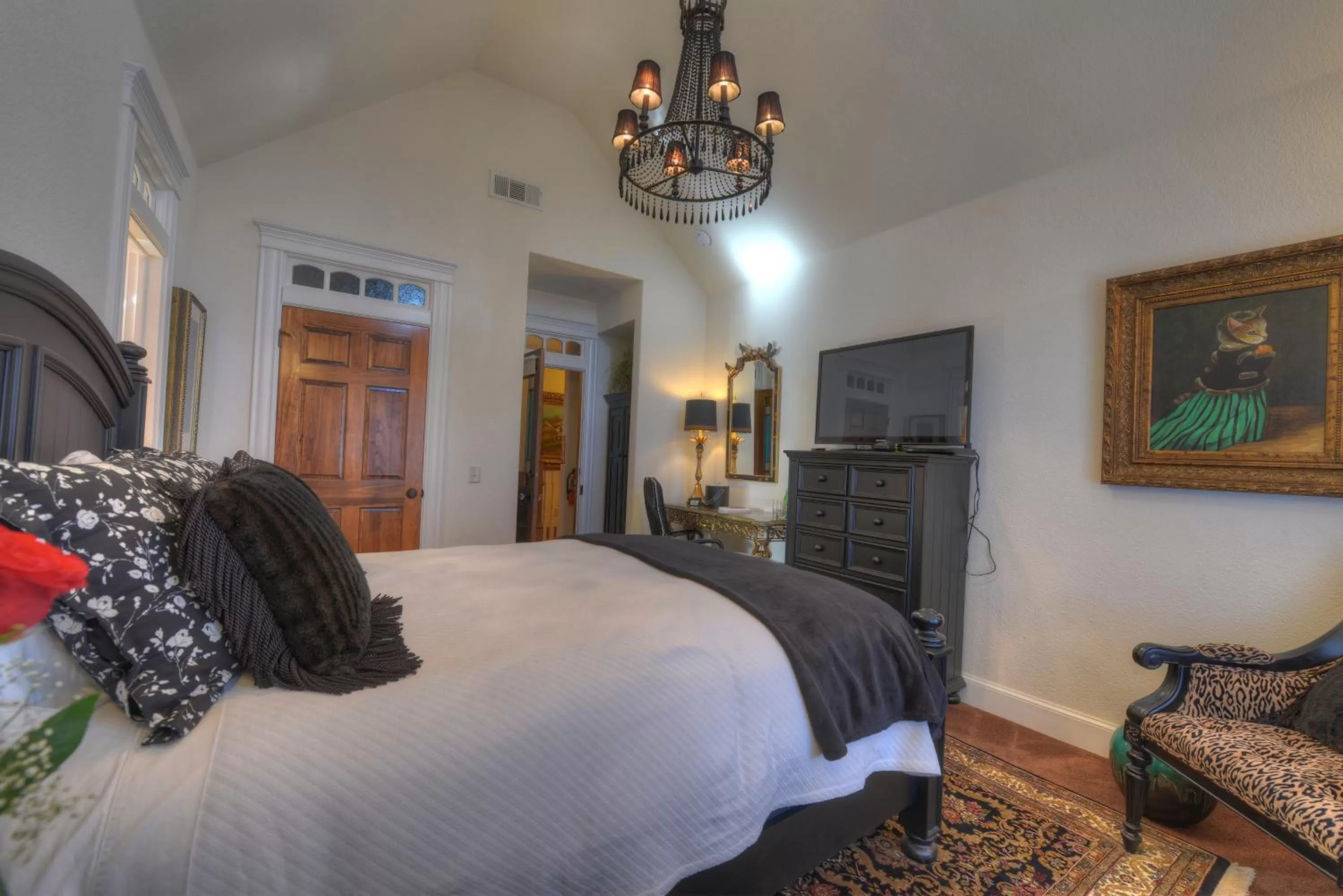 Bed in The Victoria Bed & Breakfast