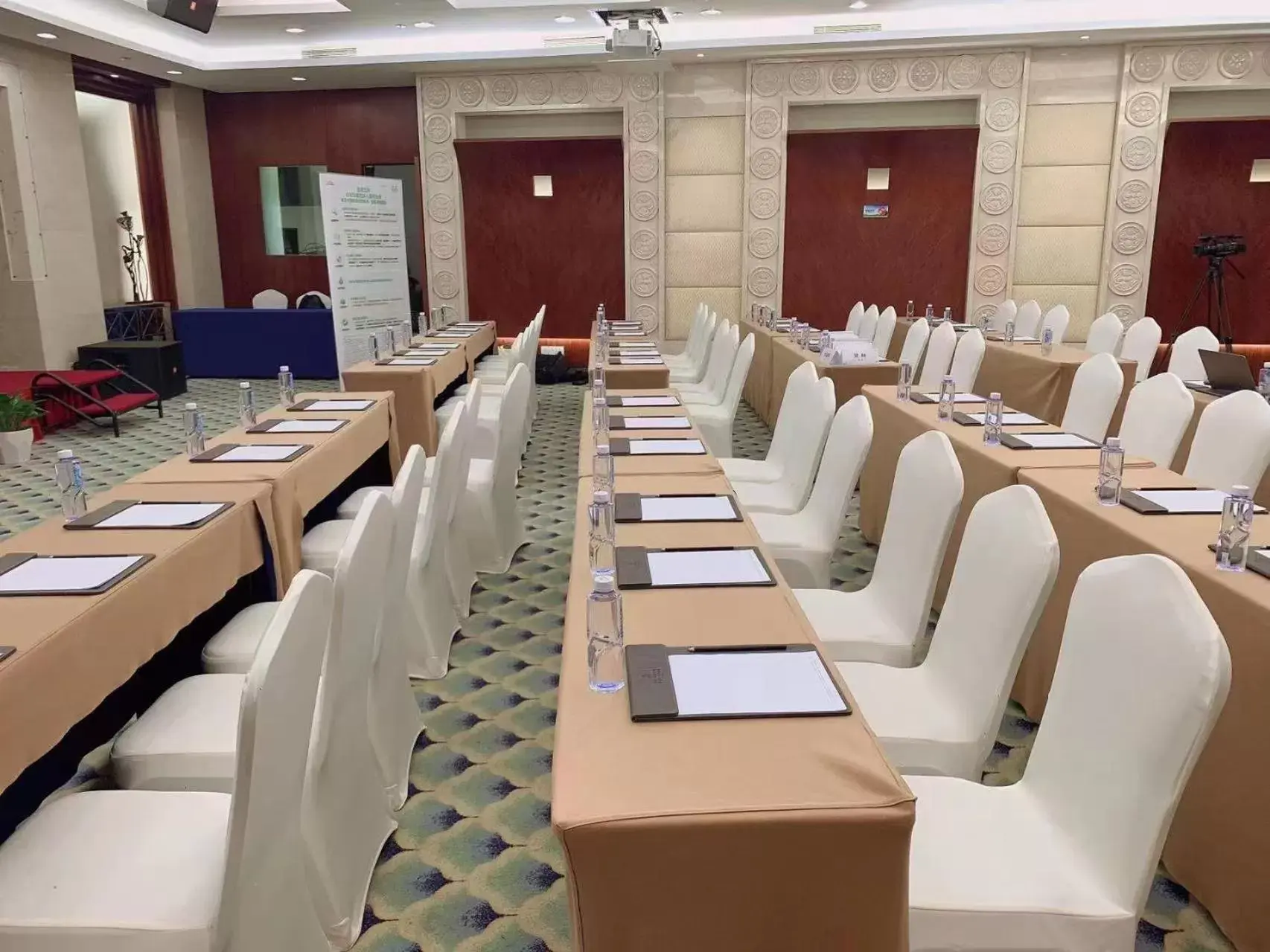 Meeting/conference room in The Pavilion Hotel Shenzhen (Huaqiang NorthBusiness Zone)