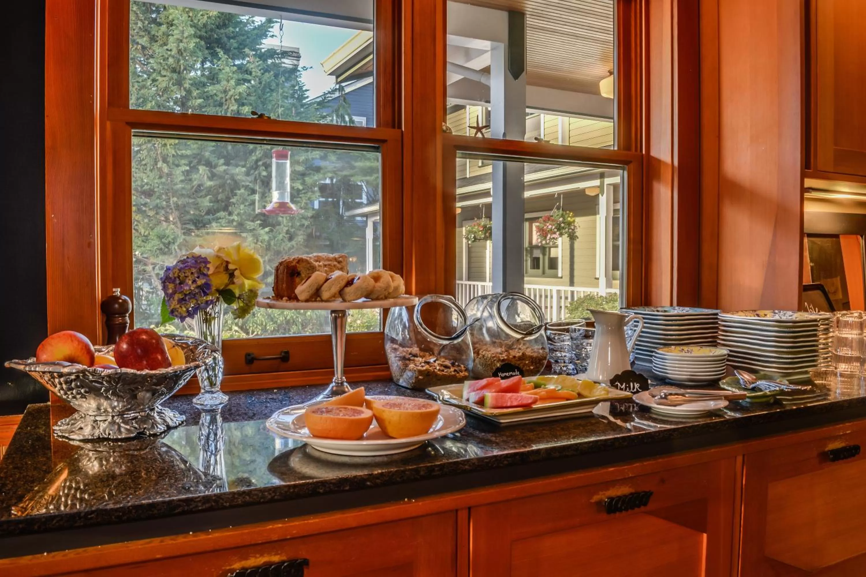 Restaurant/places to eat in Wild Iris Inn