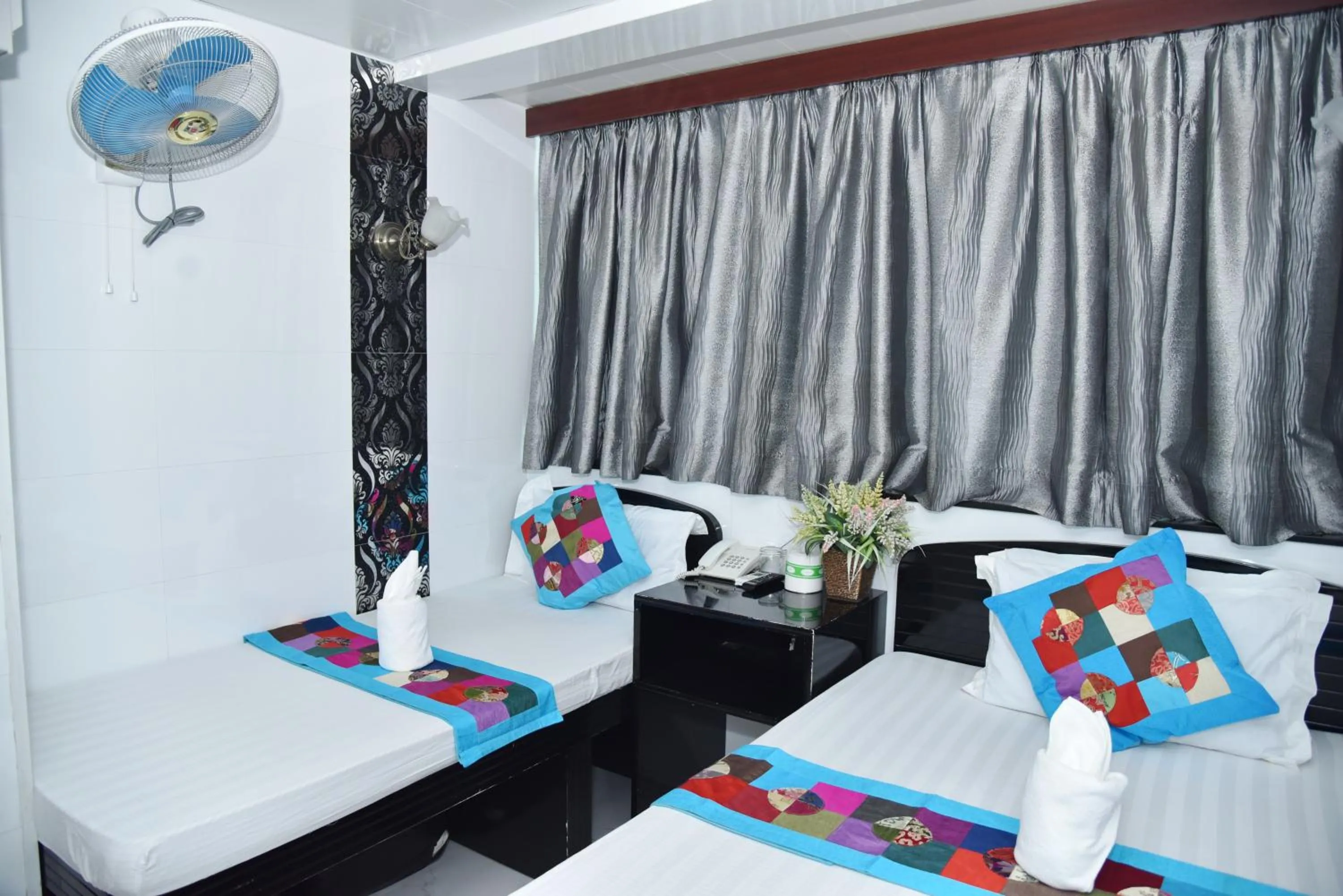 cot, Bed in Premium Lounge