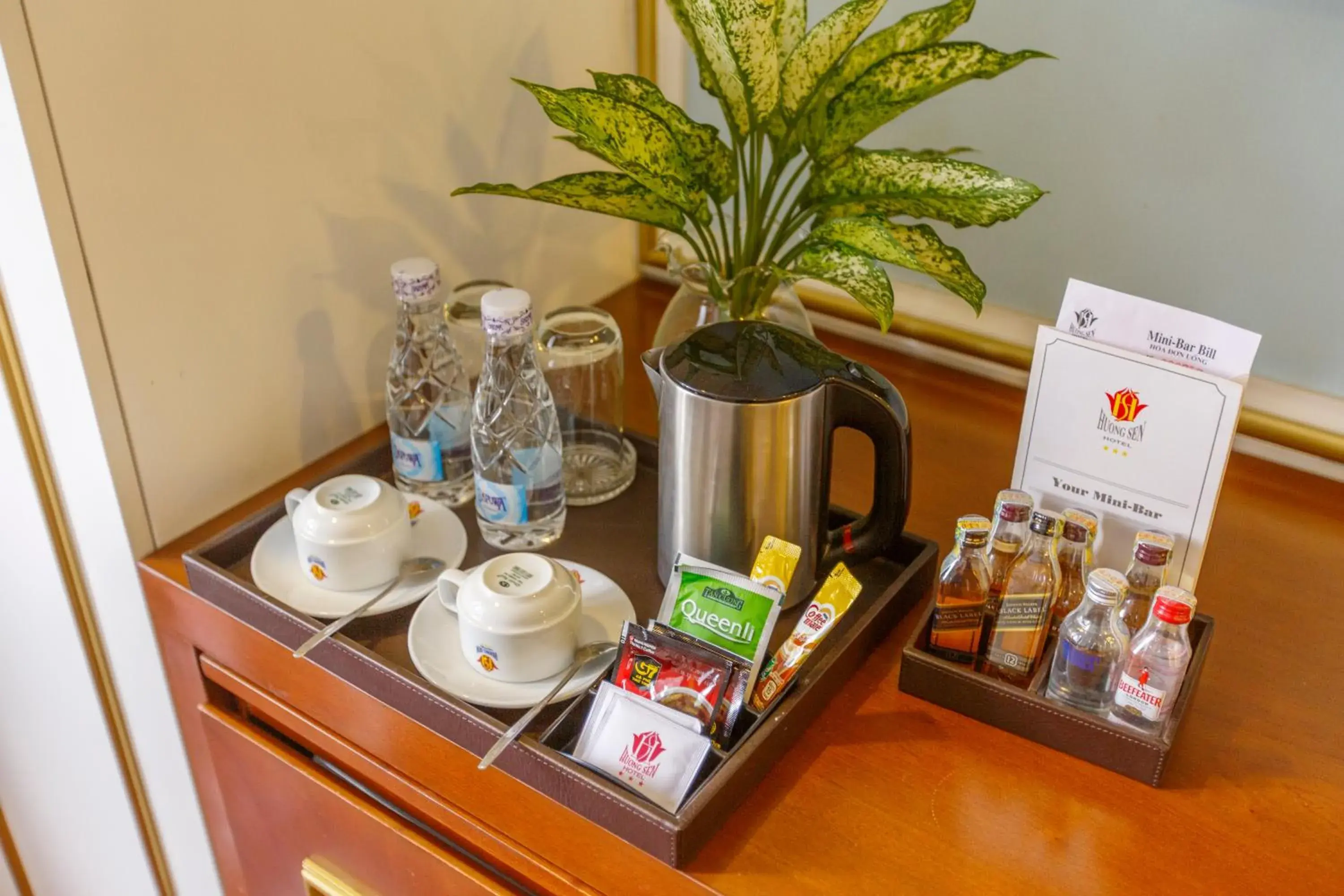 Coffee/tea facilities in Huong Sen Annex Hotel