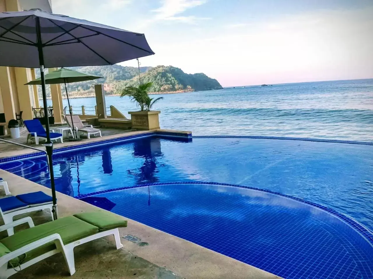 Beach, Swimming Pool in Hotel Bogavante